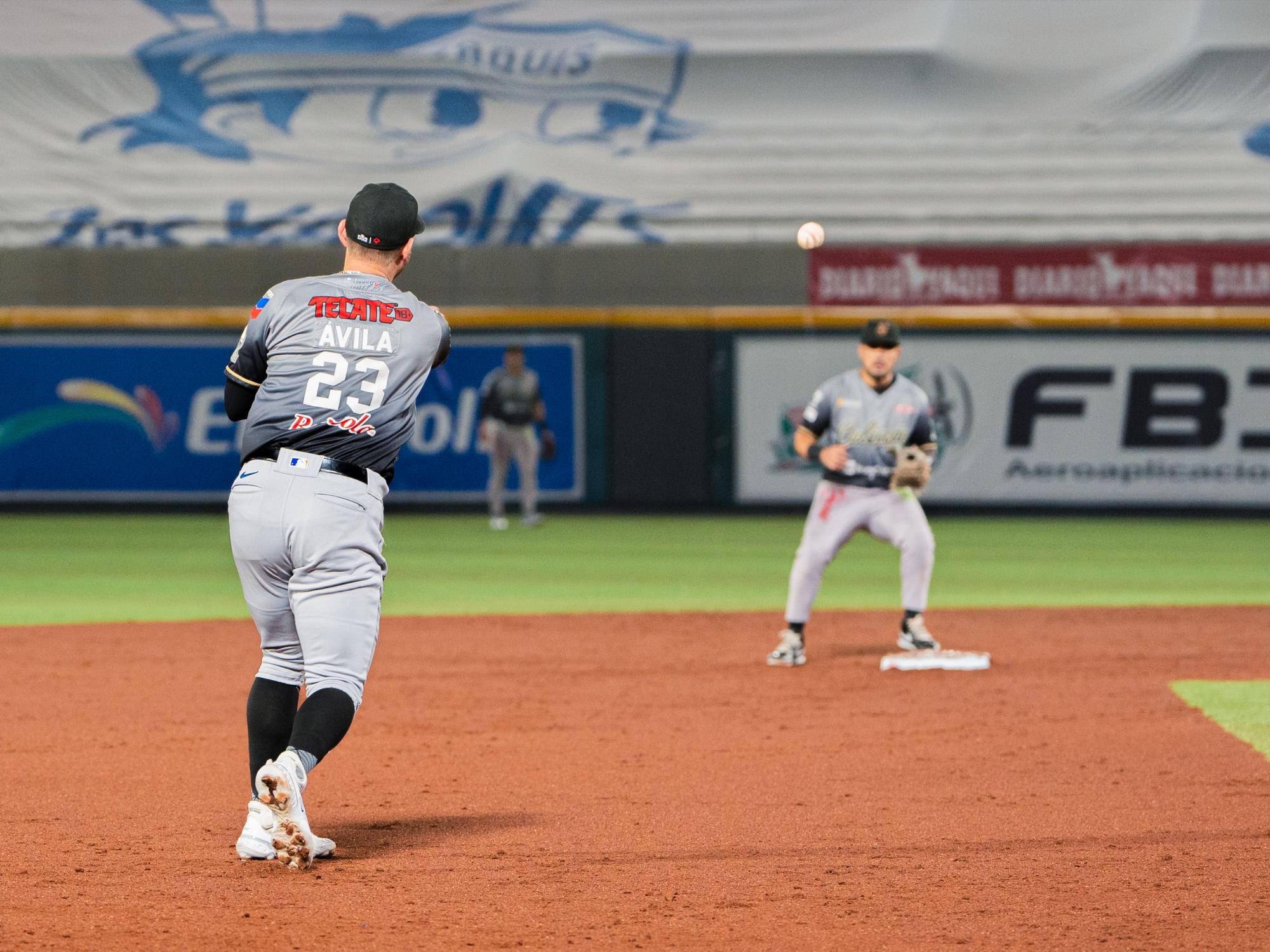 $!Tomateros reacciona para doblegar a Yaquis