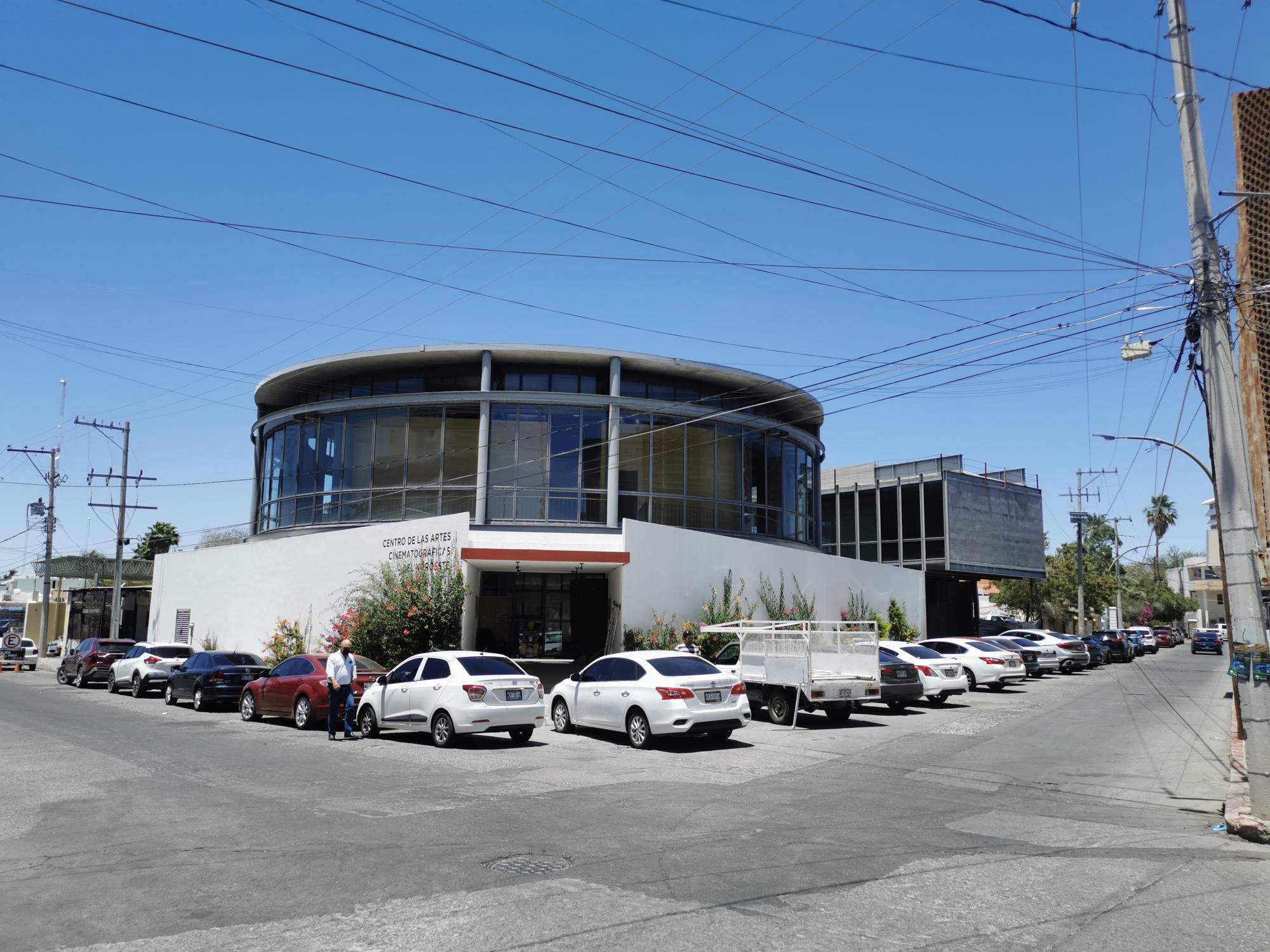$!El edificio está ubicado entre las calles Comonfort y Doctor Pesqueira, a 190 metros del Palacio de Gobierno de Sonora, en Hermosillo.