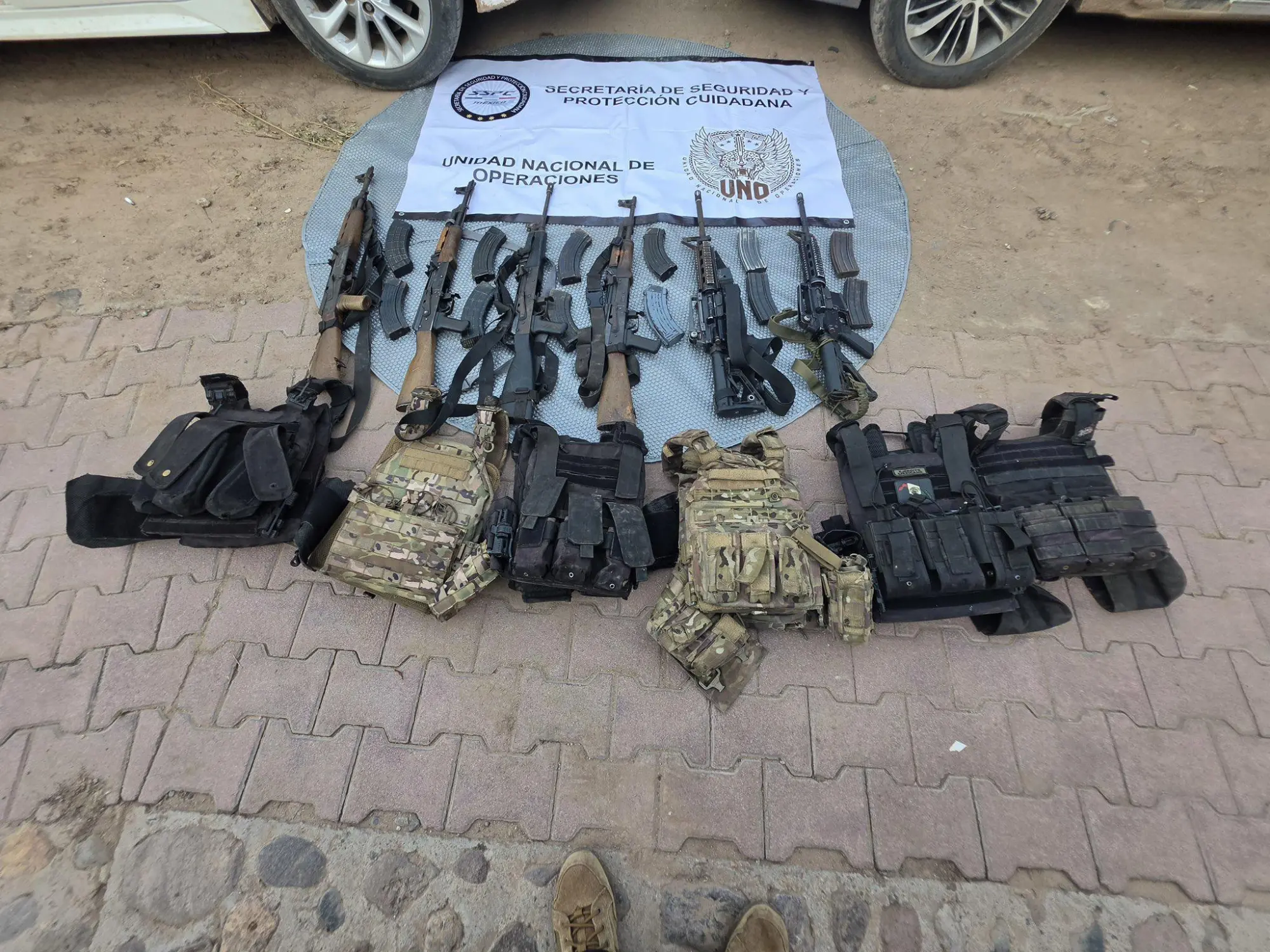 $!Refuerzo de seguridad en Mazatlán deja ocho detenidos y 14 explosivos