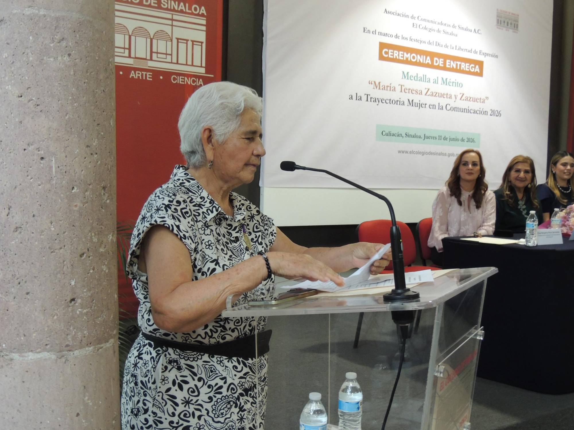 $!Martha Alicia Araujo agradece el reconocimiento.