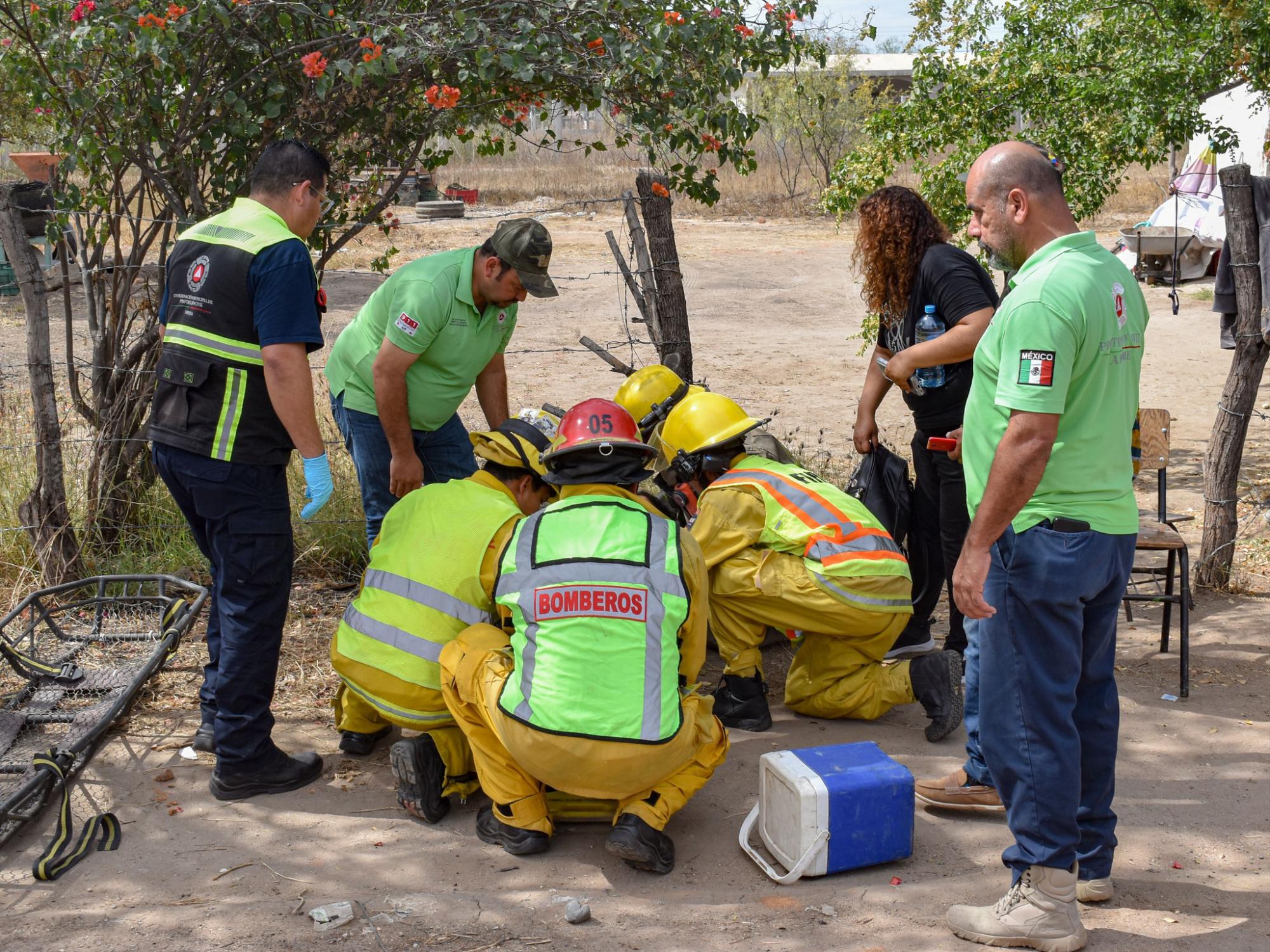 $!Otro ‘camionazo’, ahora en los límites Sonora-Sinaloa; impacta tráiler a autobús, hay 25 heridos