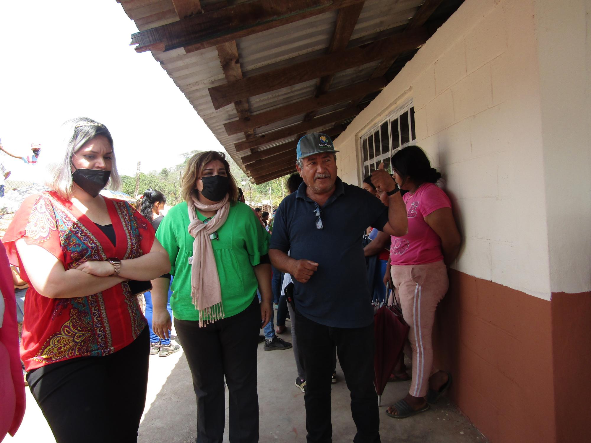 $!Familias de Sinaloa desplazadas por la violencia regresan a sus hogares, en la sierra; buscan reconstruir sus vidas