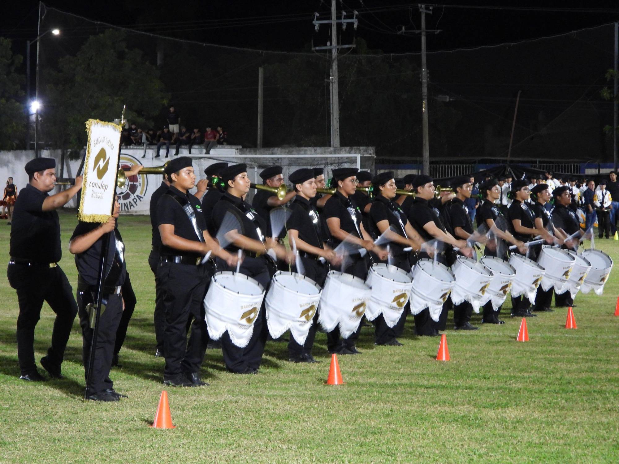 $!Jóvenes de Escuinapa brillan en concurso de porristas y exhibición de bandas de guerra