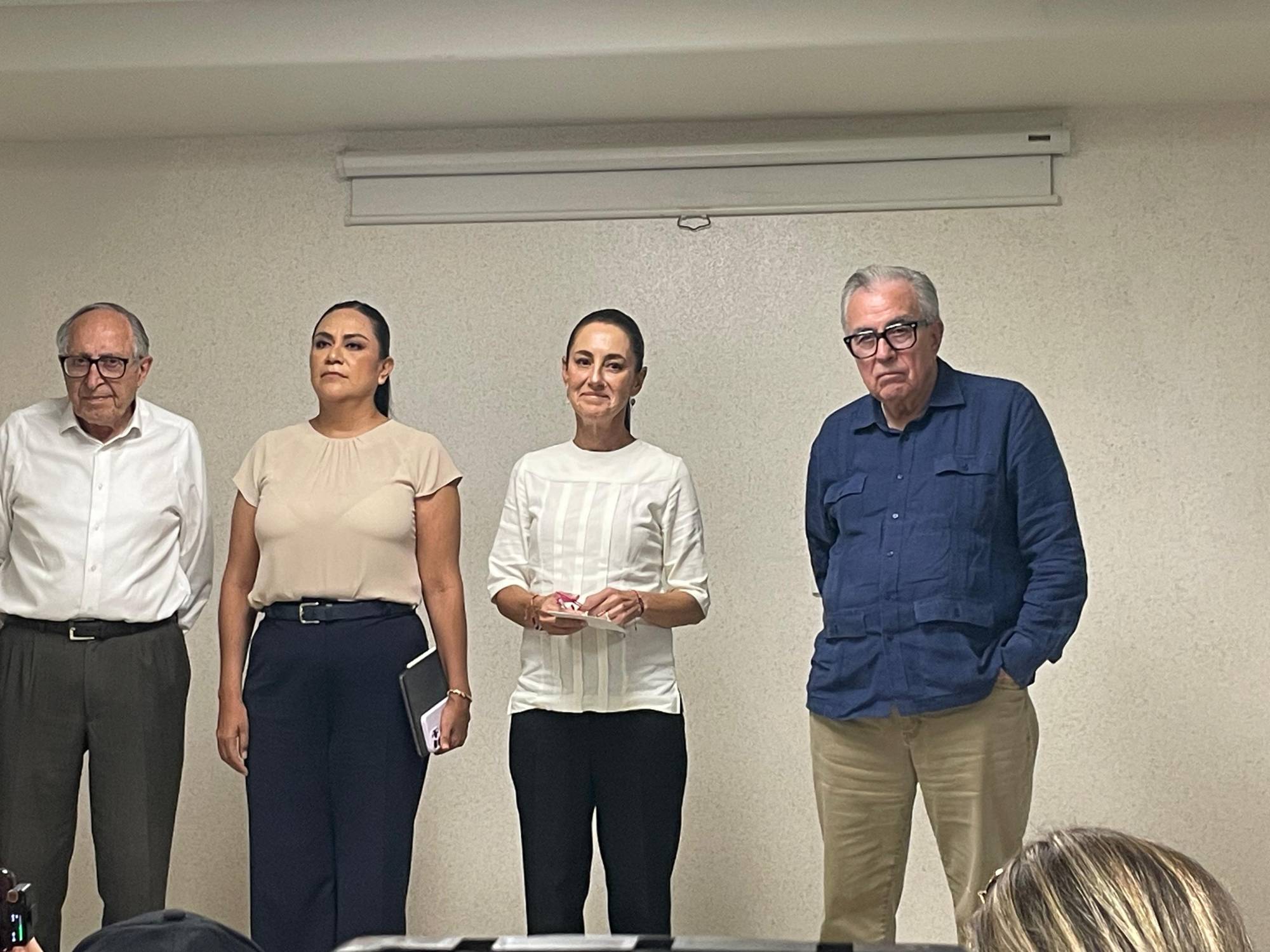 $!Sheinbaum promete certidumbre a trabajadores de salud transferidos a IMSS Bienestar en Sinaloa