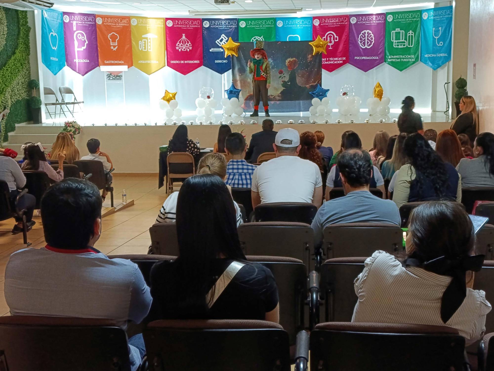 $!Con esta actividad, los niños desarrollan sus habilidades de oratoria, concentración y creatividad.