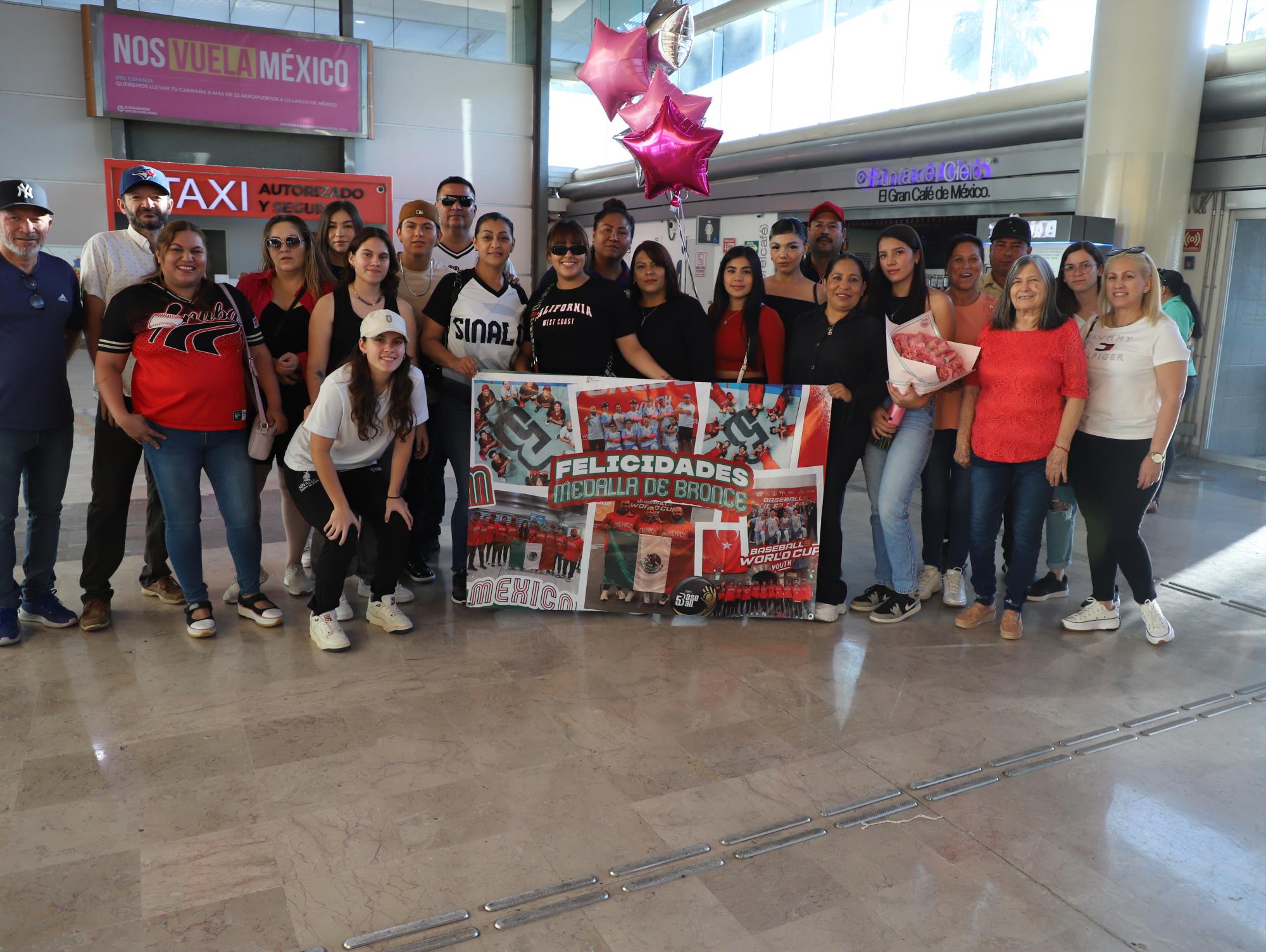 $!Llegan a Culiacán los mundialistas de Beisbol Five