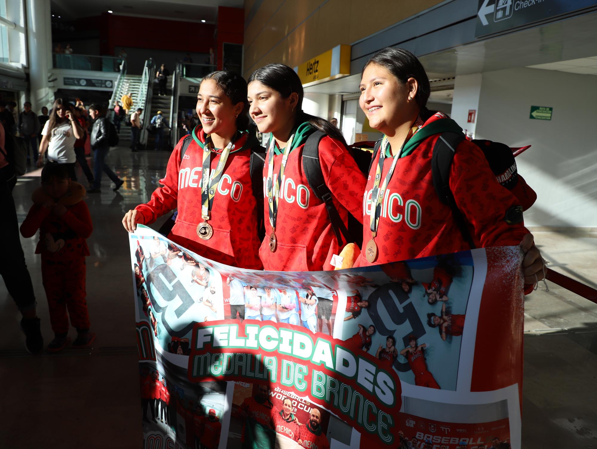 $!Llegan a Culiacán los mundialistas de Beisbol Five