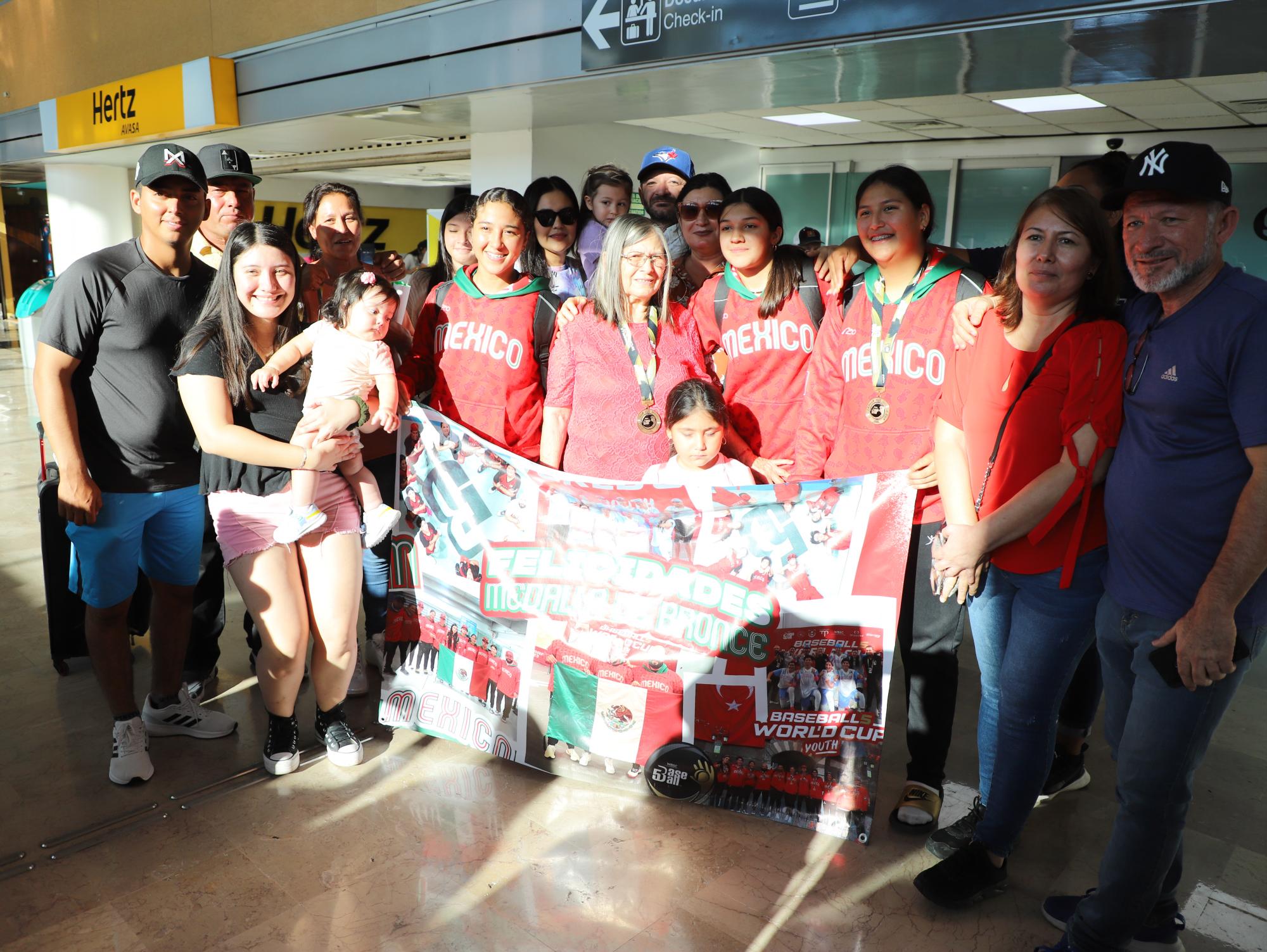 $!Llegan a Culiacán los mundialistas de Beisbol Five