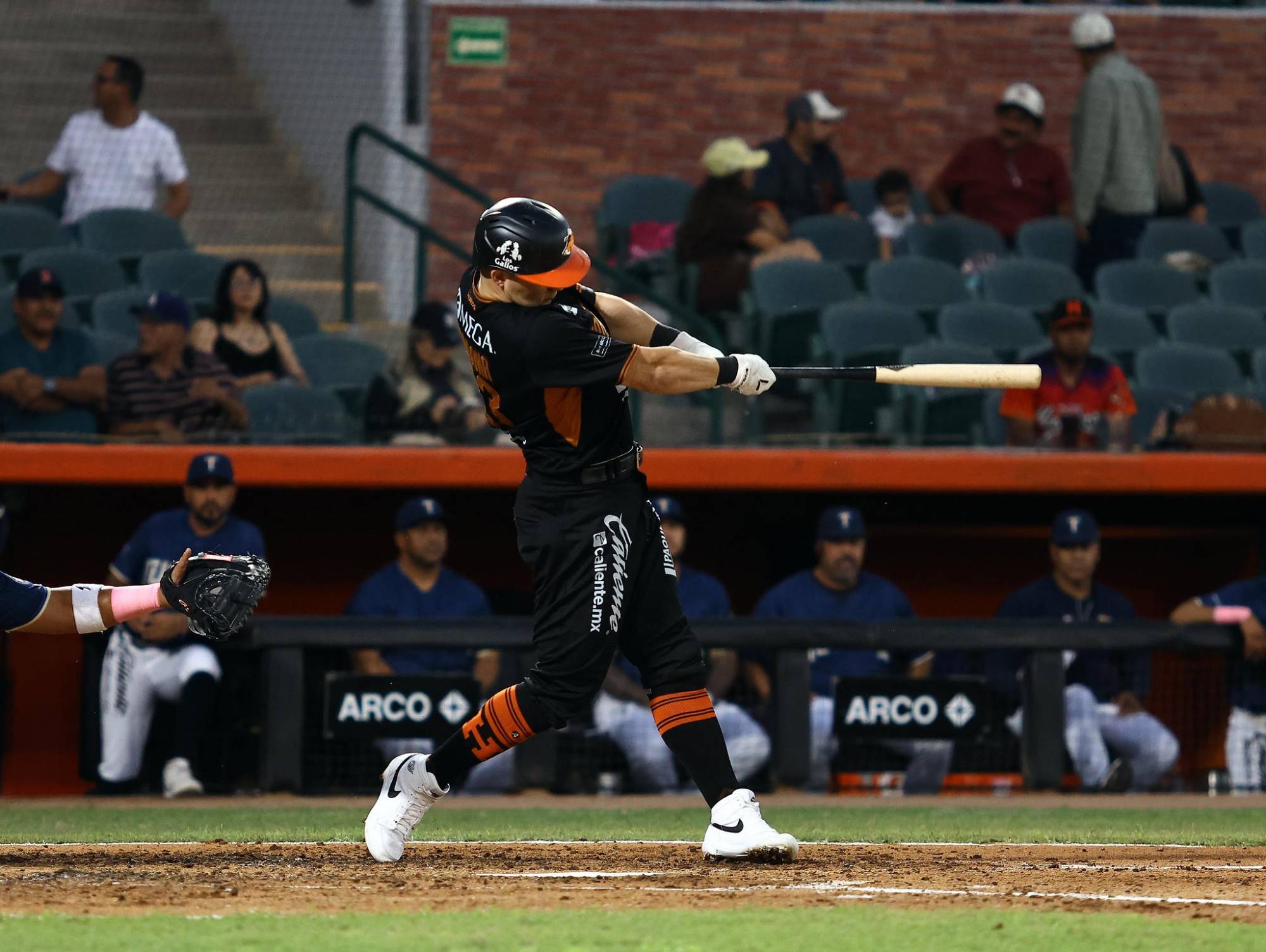 $!Naranjeros a base de poder se queda con la serie ante Tucson