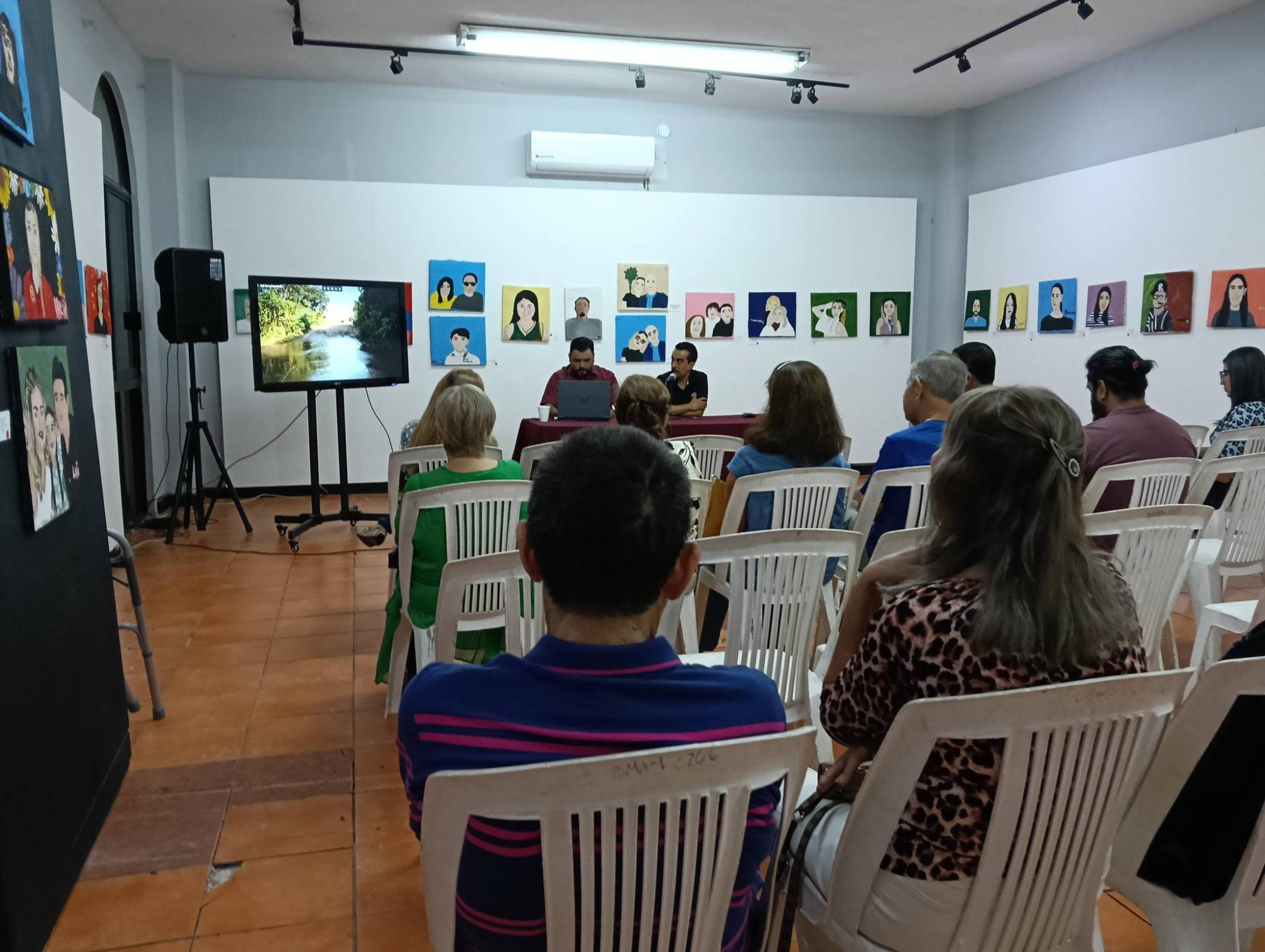 $!La presentación se llevó a cabo en la Galería de Arte Carlos Bueno.