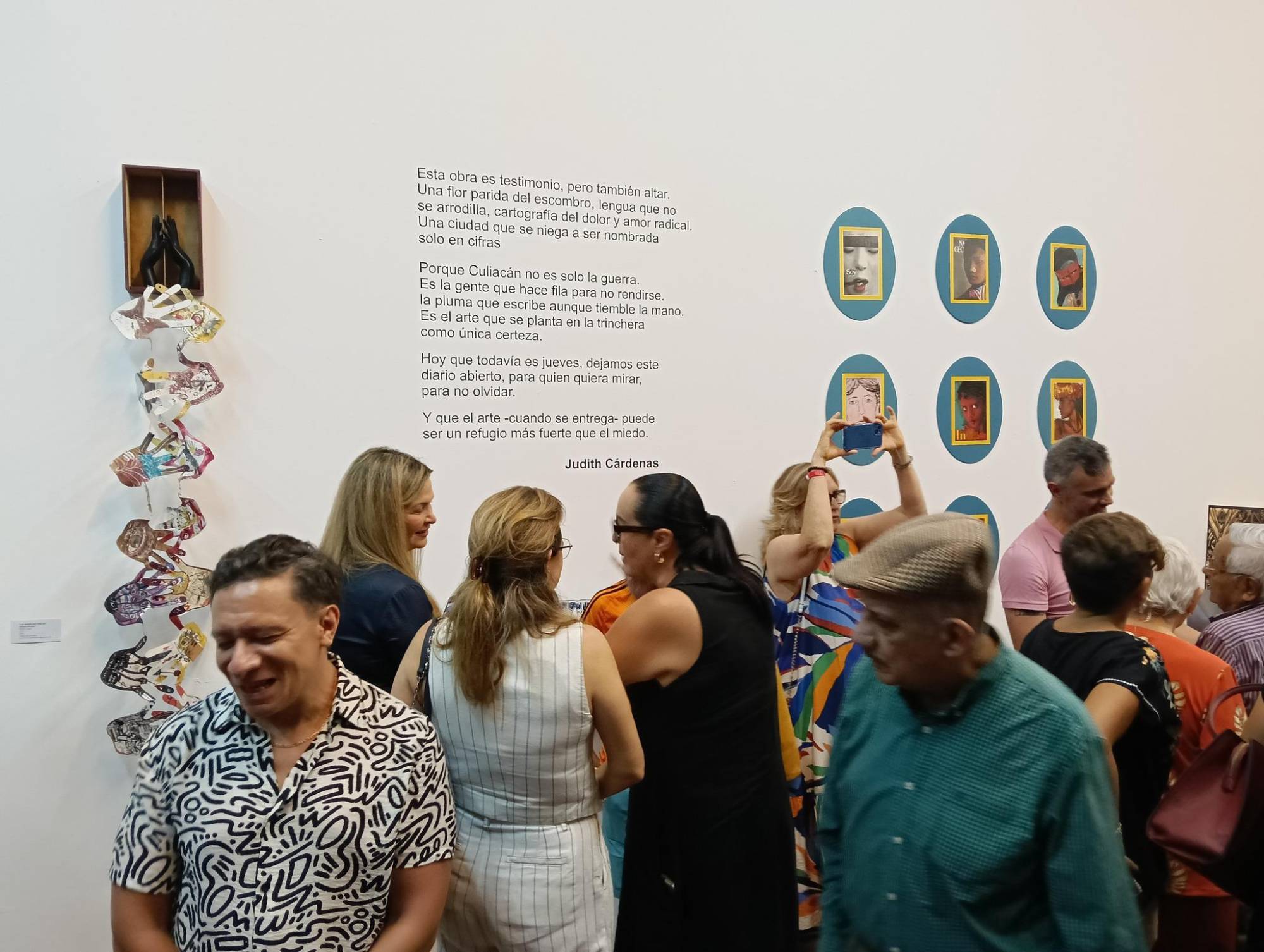 $!En la expo se exhibe un poema de la autora culiacanense Judith Cárdenas.