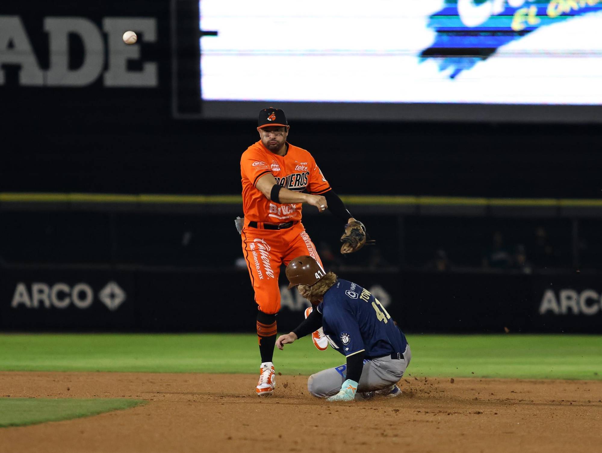 $!Con emocionante regreso Naranjeros asegura la serie en casa ante Tucson