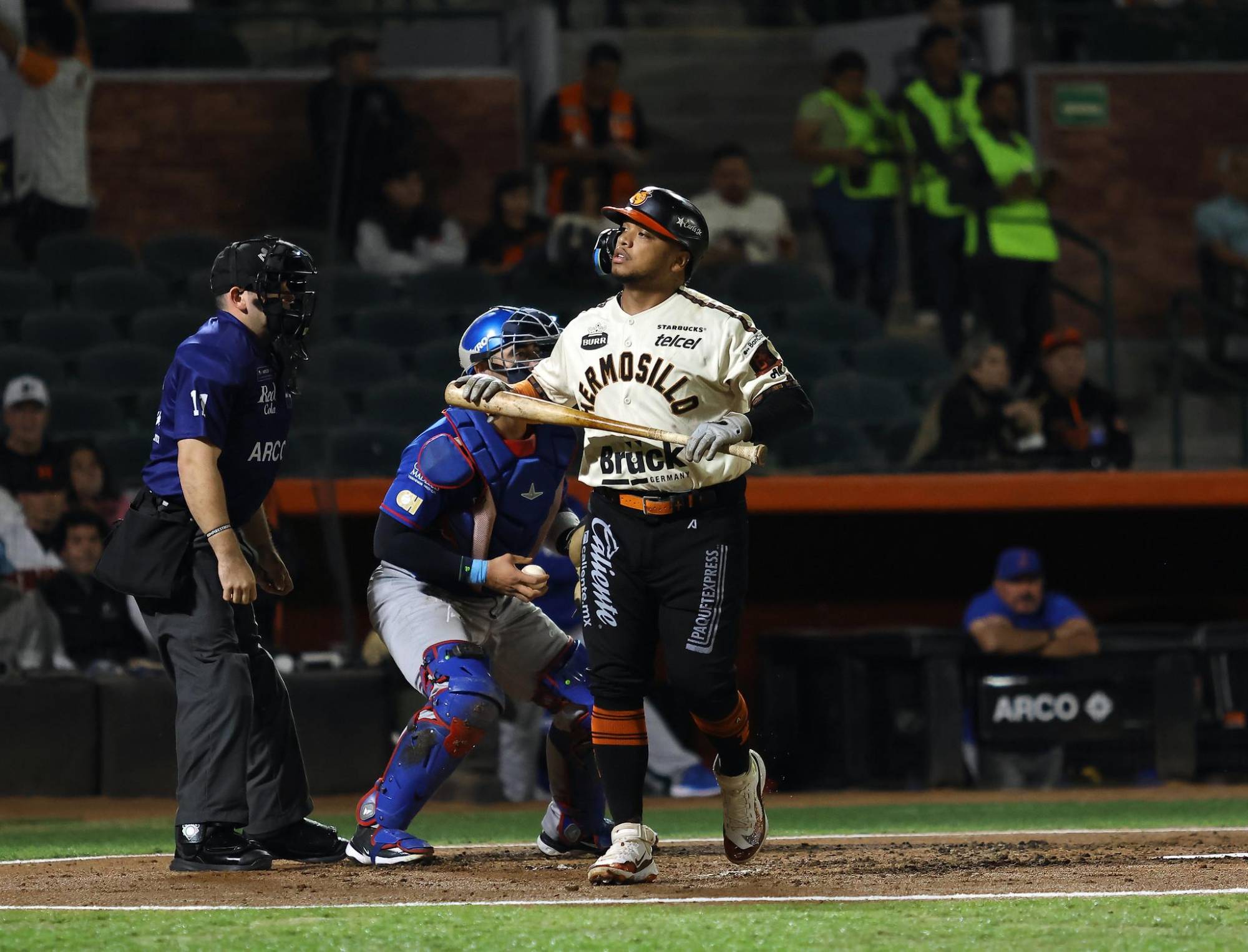$!Con contundente ofensiva Naranjeros iguala la serie ante Charros