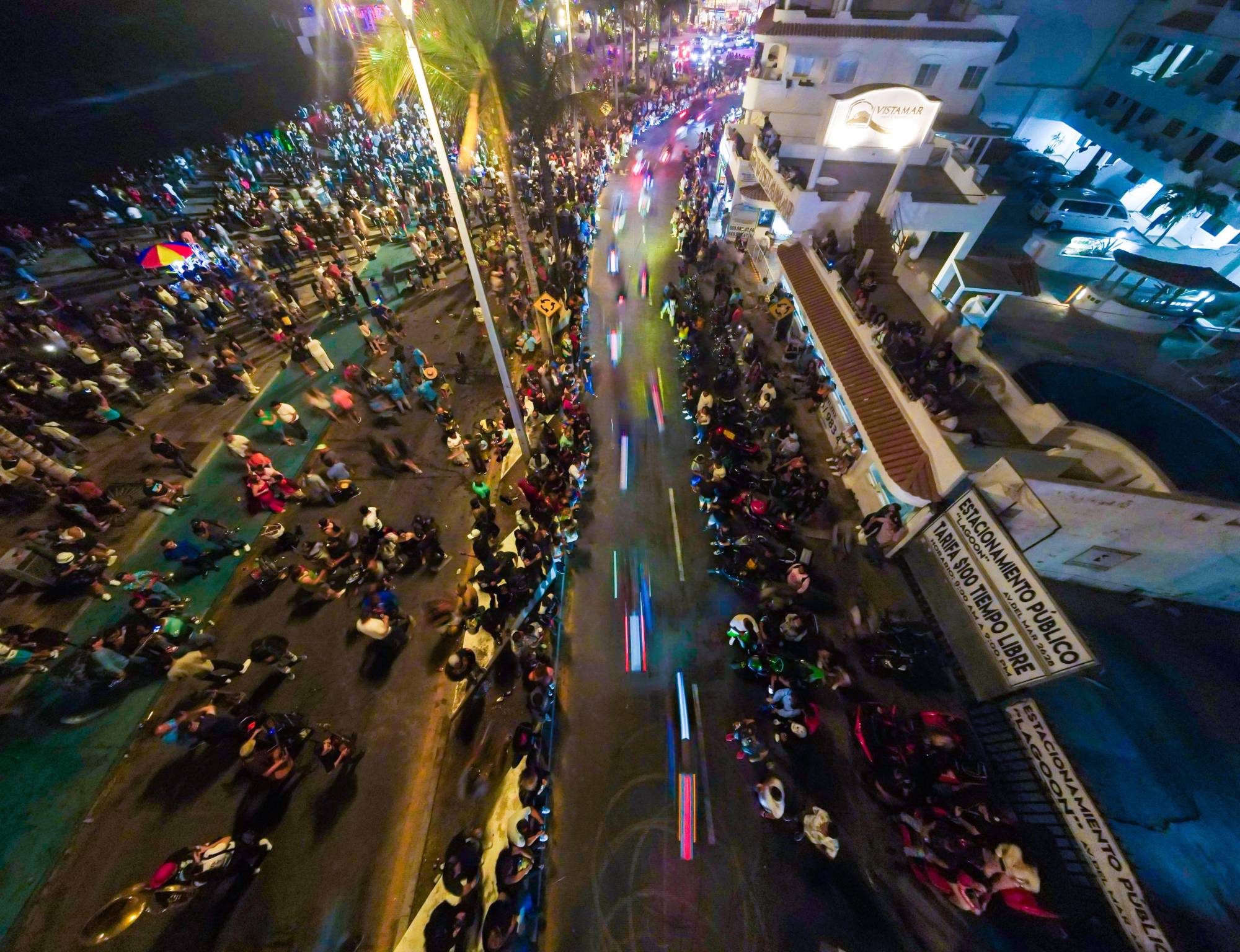 $!Disfrutan miles de fiesta motorizada en Mazatlán