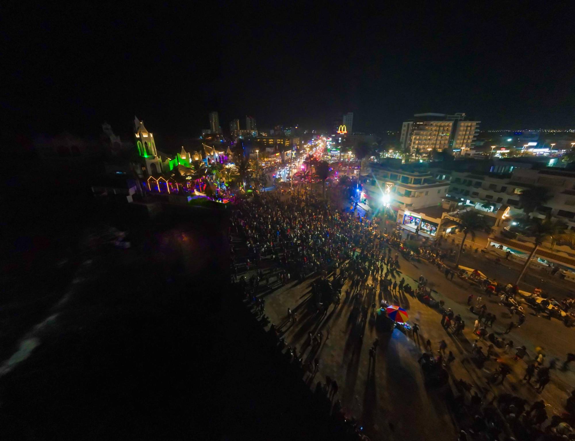 $!Bikers continúan la fiesta en Mazatlán para despedir la Semana de la Moto