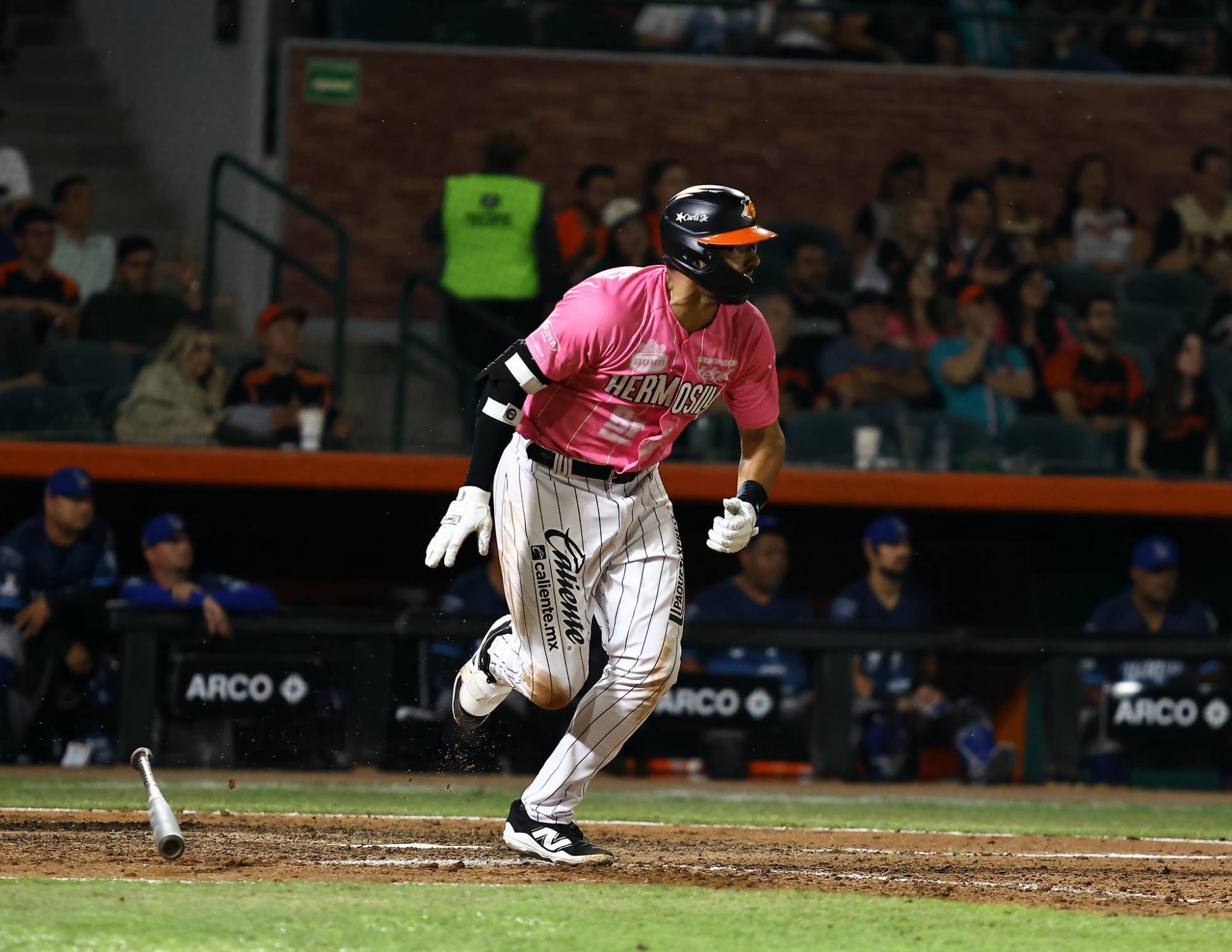 $!Con gran pitcheo de Toussaint los Naranjeros se imponen a Obregón