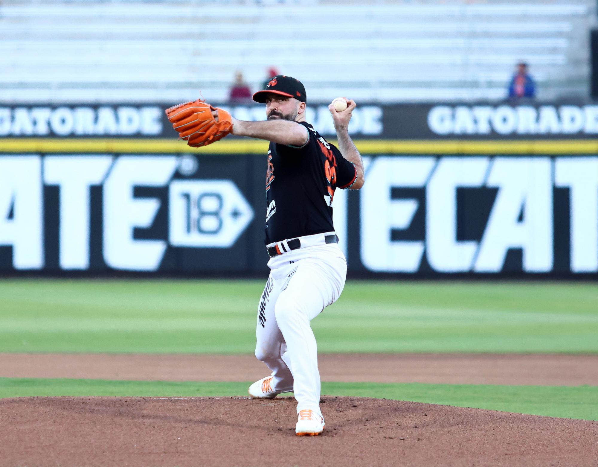 $!Comandado por el poder de Altherr, Naranjeros se queda con la serie