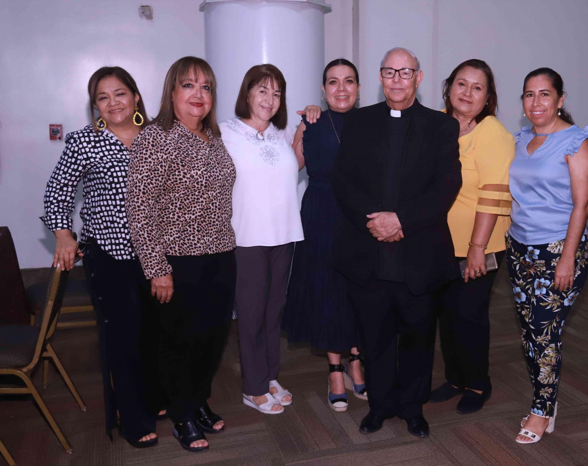 $!Lupita Rubio, Lupita Zamudio, Rosy Guzmán, Nohemí Carmona, Elsa Uribe y Mariana Gamboa.