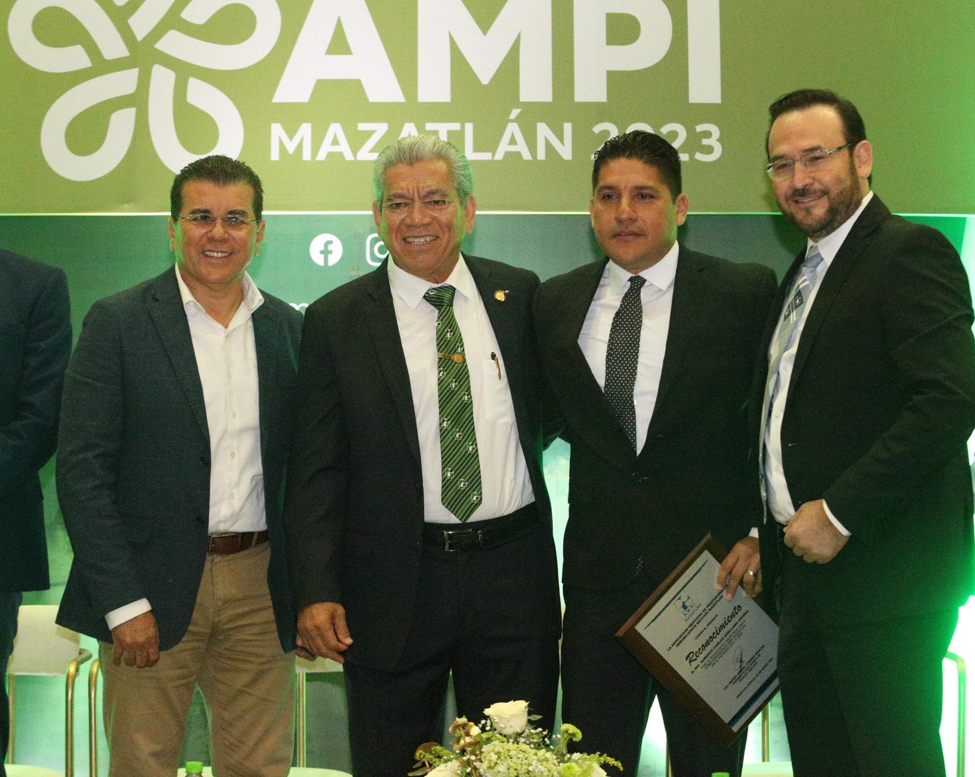 $!El Alcalde Édgar González junto a Ignacio Lacunza, Roberto Arellano y Pedro Ismael Tirado.
