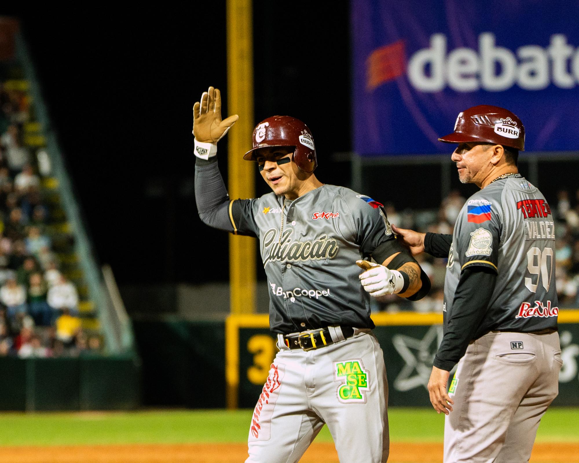 $!La ofensiva de Tomateros de Culiacán luce sobre Cañeros de Los Mochis