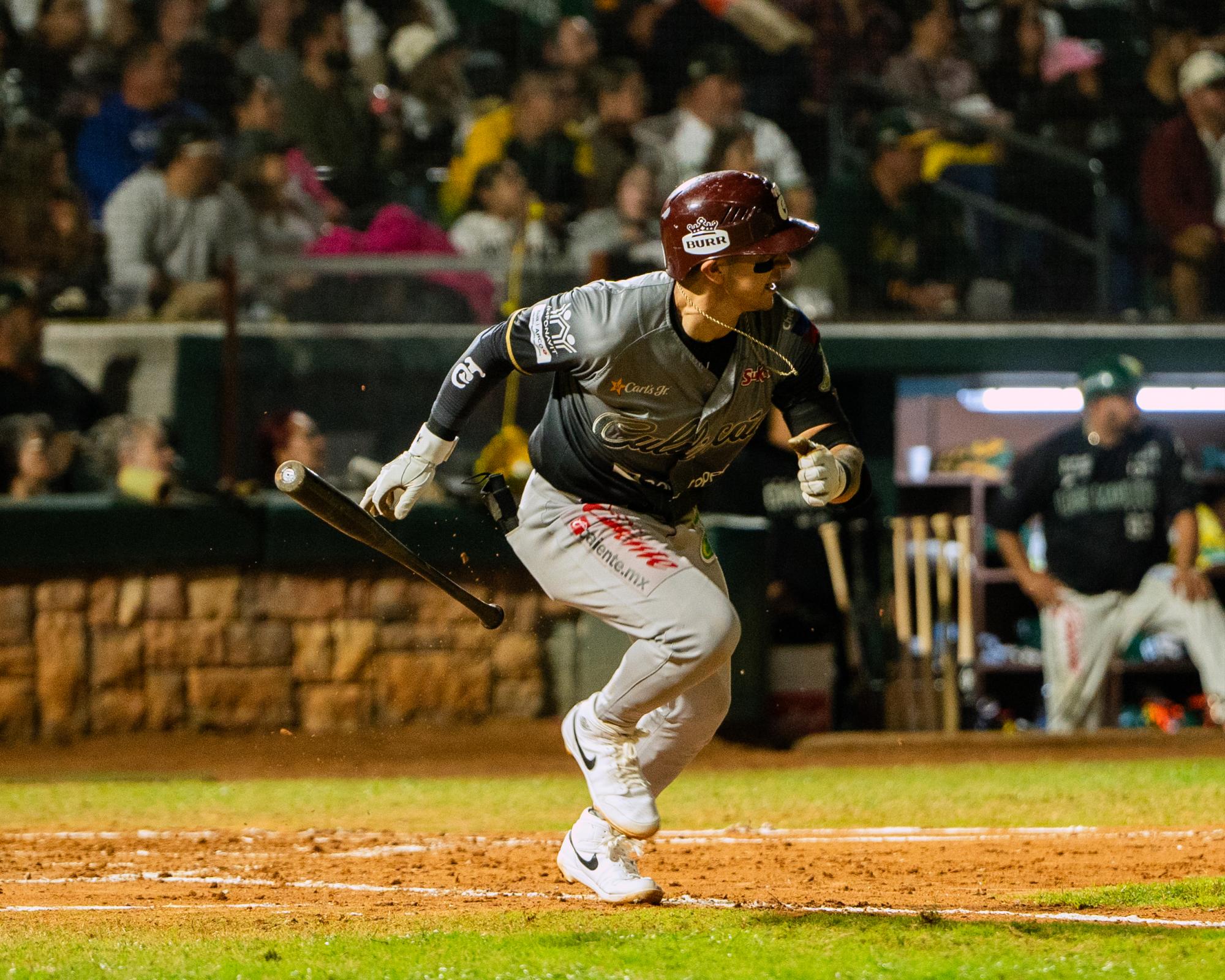 $!La ofensiva de Tomateros de Culiacán luce sobre Cañeros de Los Mochis