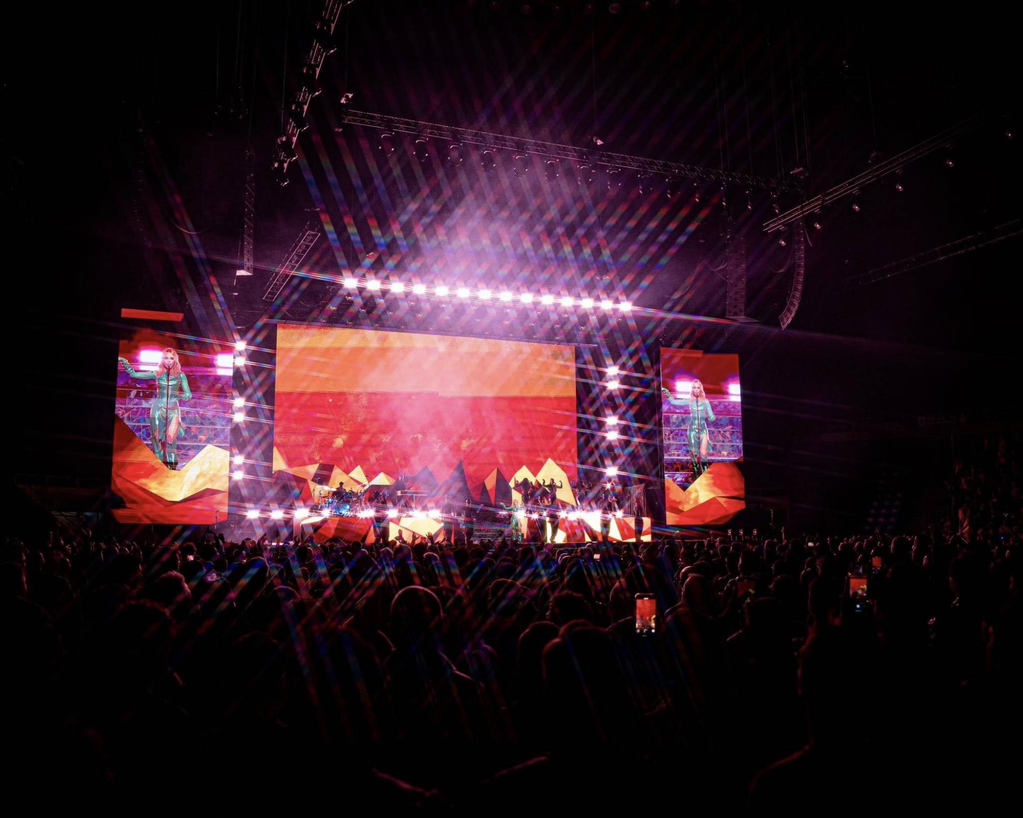 $!Tras 14 años de ausencia, Kilye Minogue conquista de nuevo a México