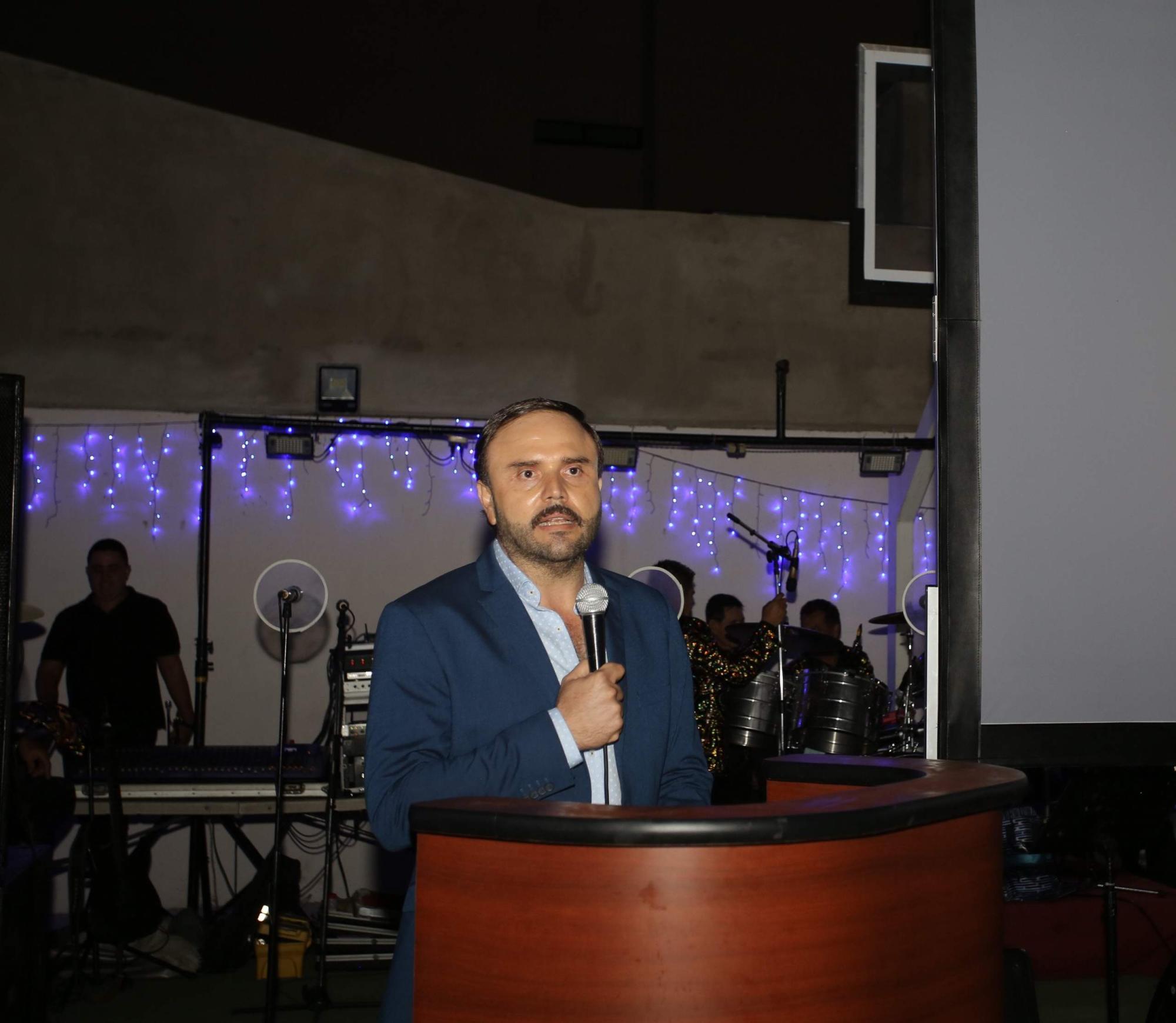 $!Ramón Antonio Osuna, presidente de la agrupación, dirigió un mensaje a los asistentes.