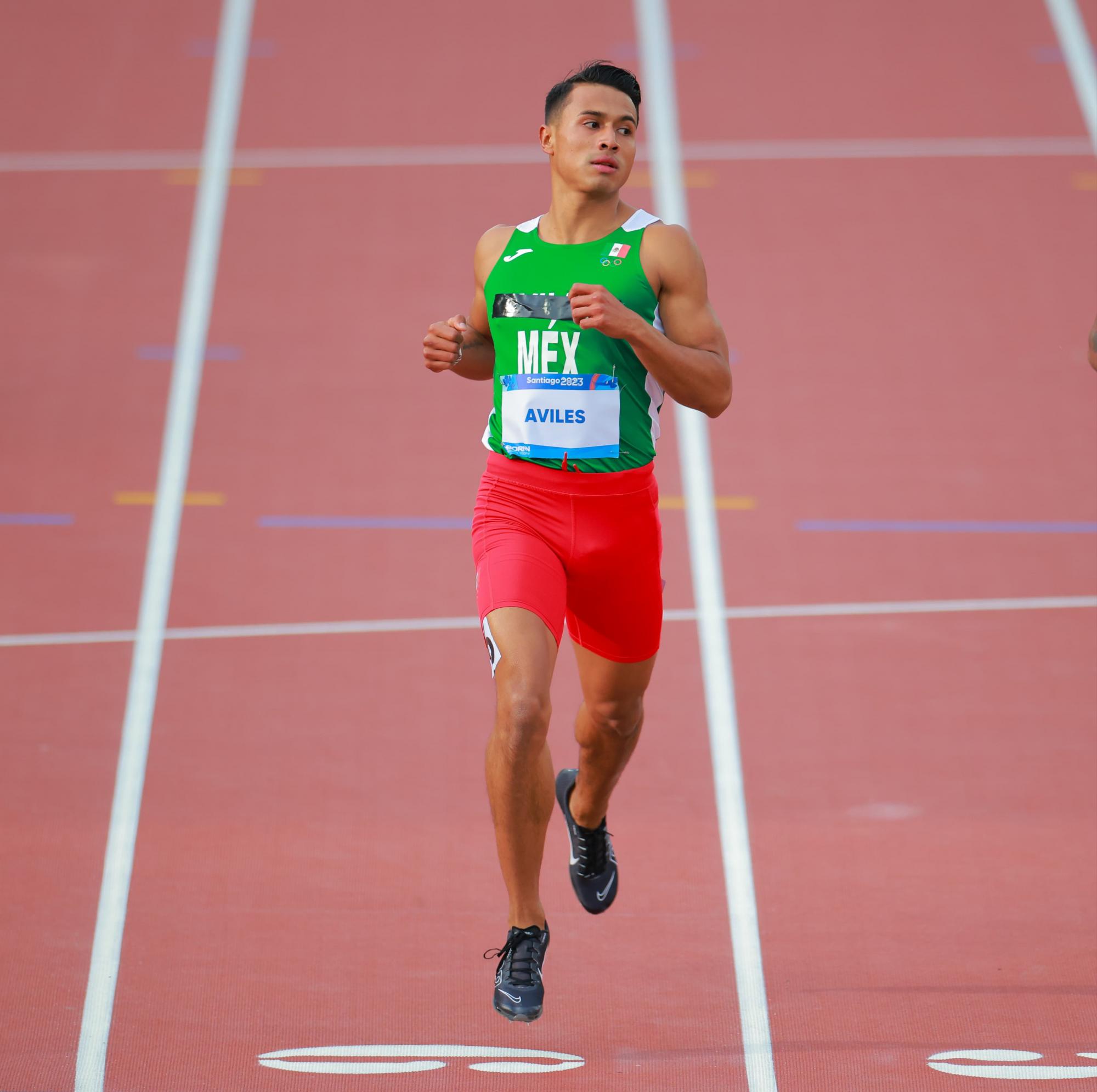 $!Luis Avilés clasifica a la final de los 400 metros planos, en Santiago 2023