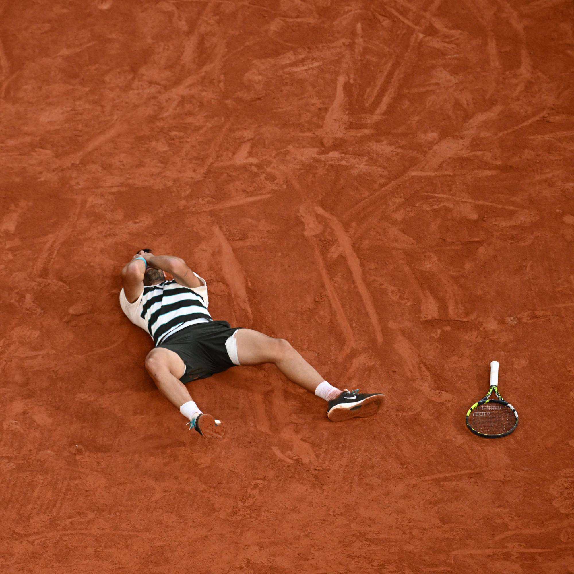 $!Alcaraz logra épica remontada ante Sinner y es el rey de Roland Garros