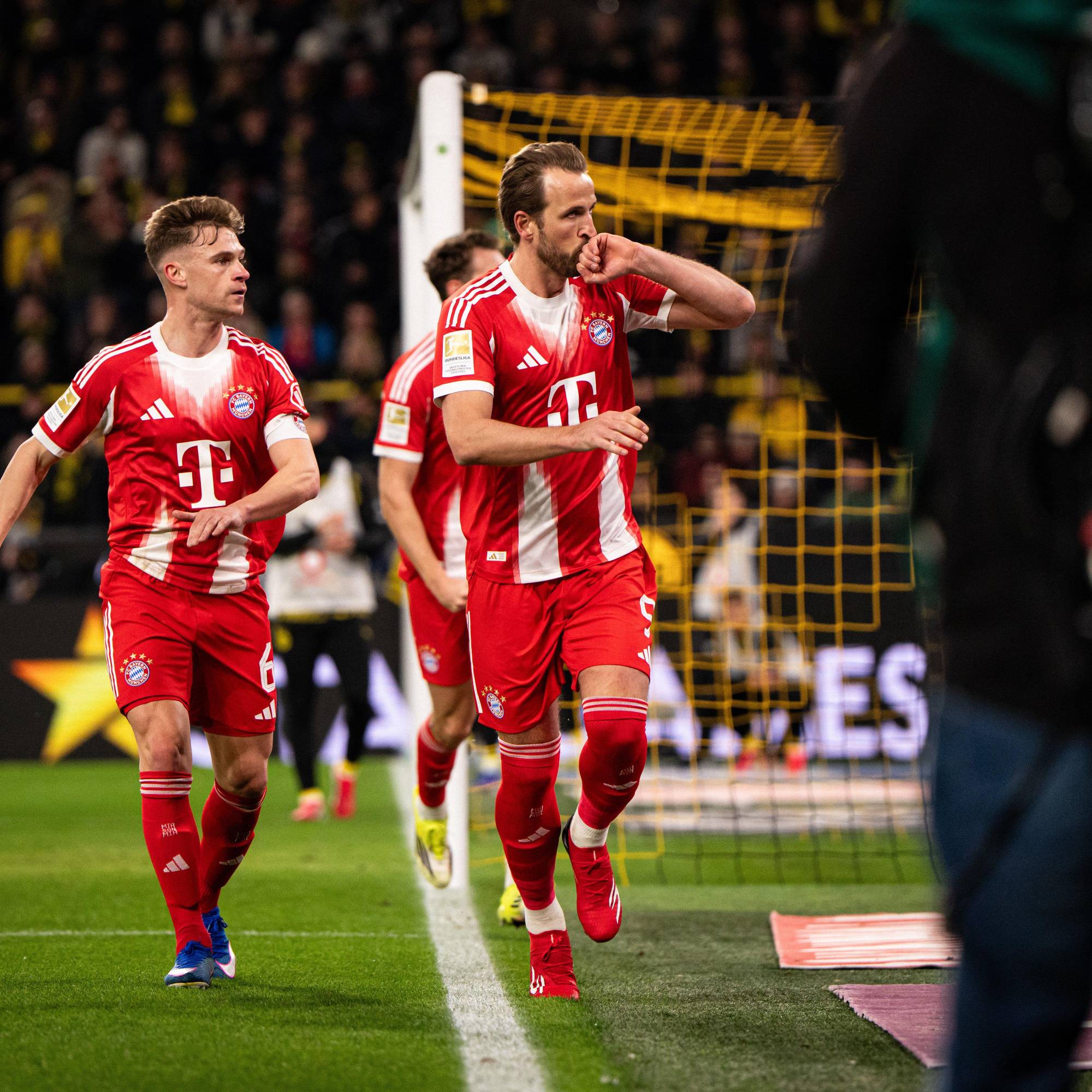 $!Bayern golpea en el clásico y acaricia la Bundesliga