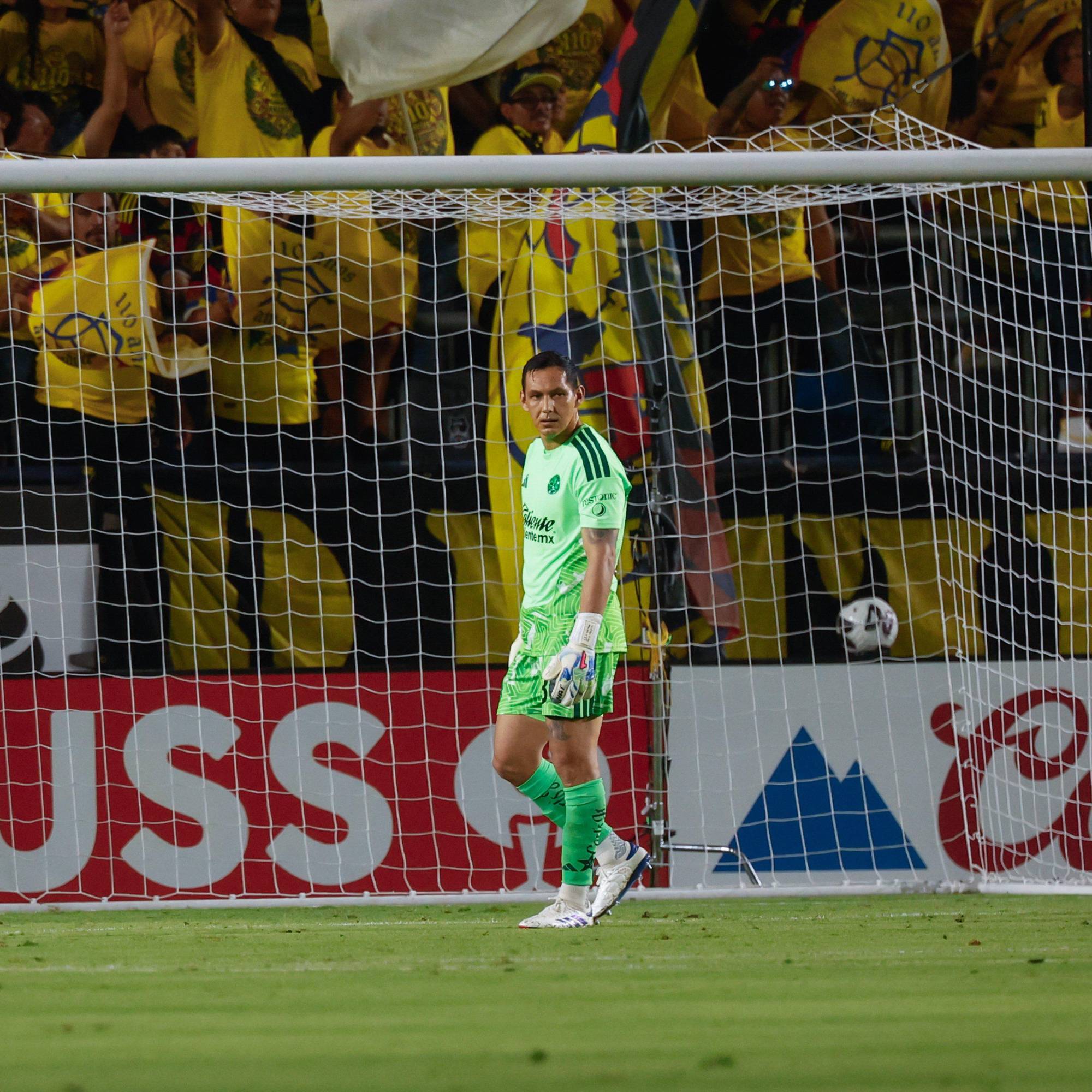 $!Rodolfo Cota se viste de héroe en el triunfo del América sobre Columbus Crew