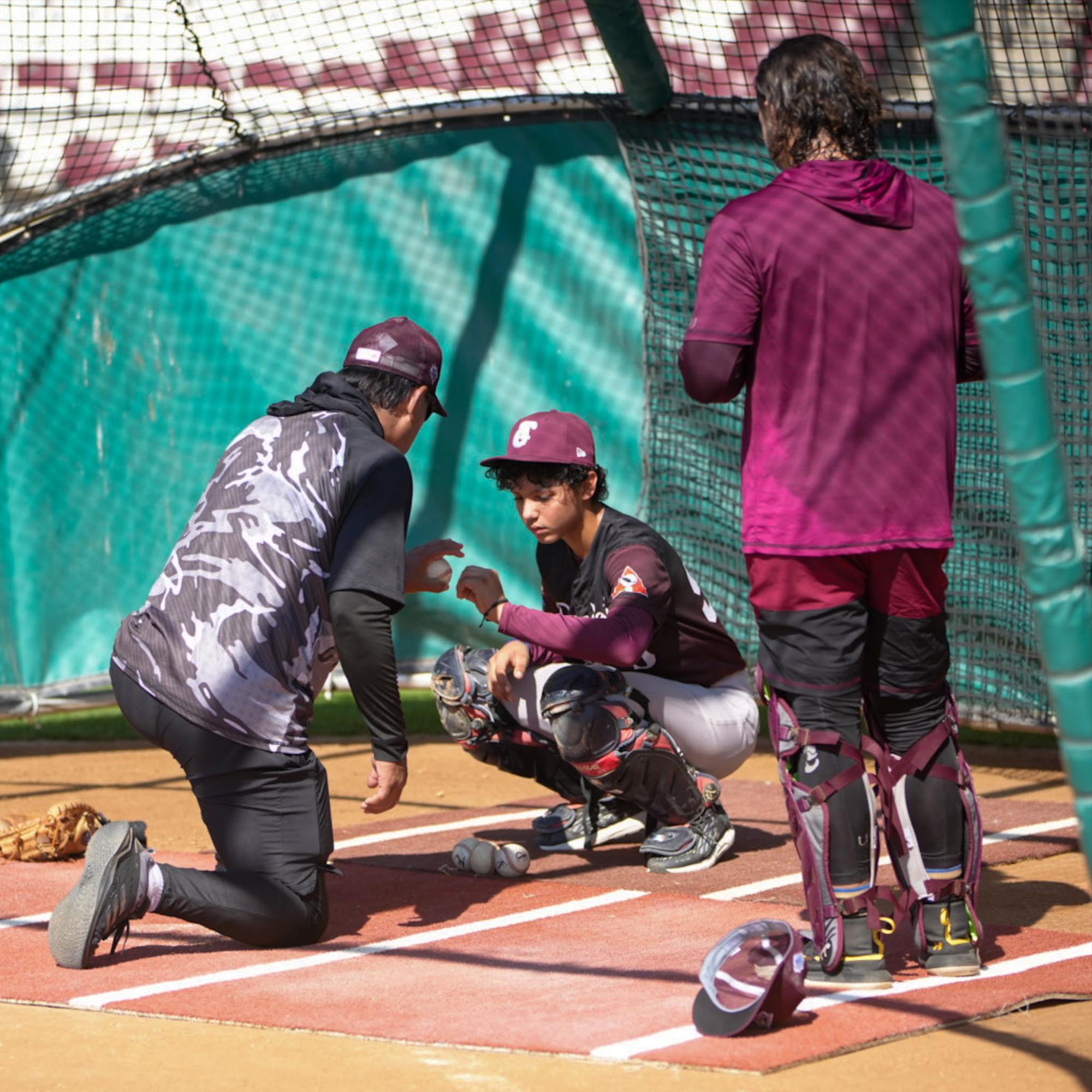 $!Tomateros de Culiacán cumple un domingo de trabajo en equipo