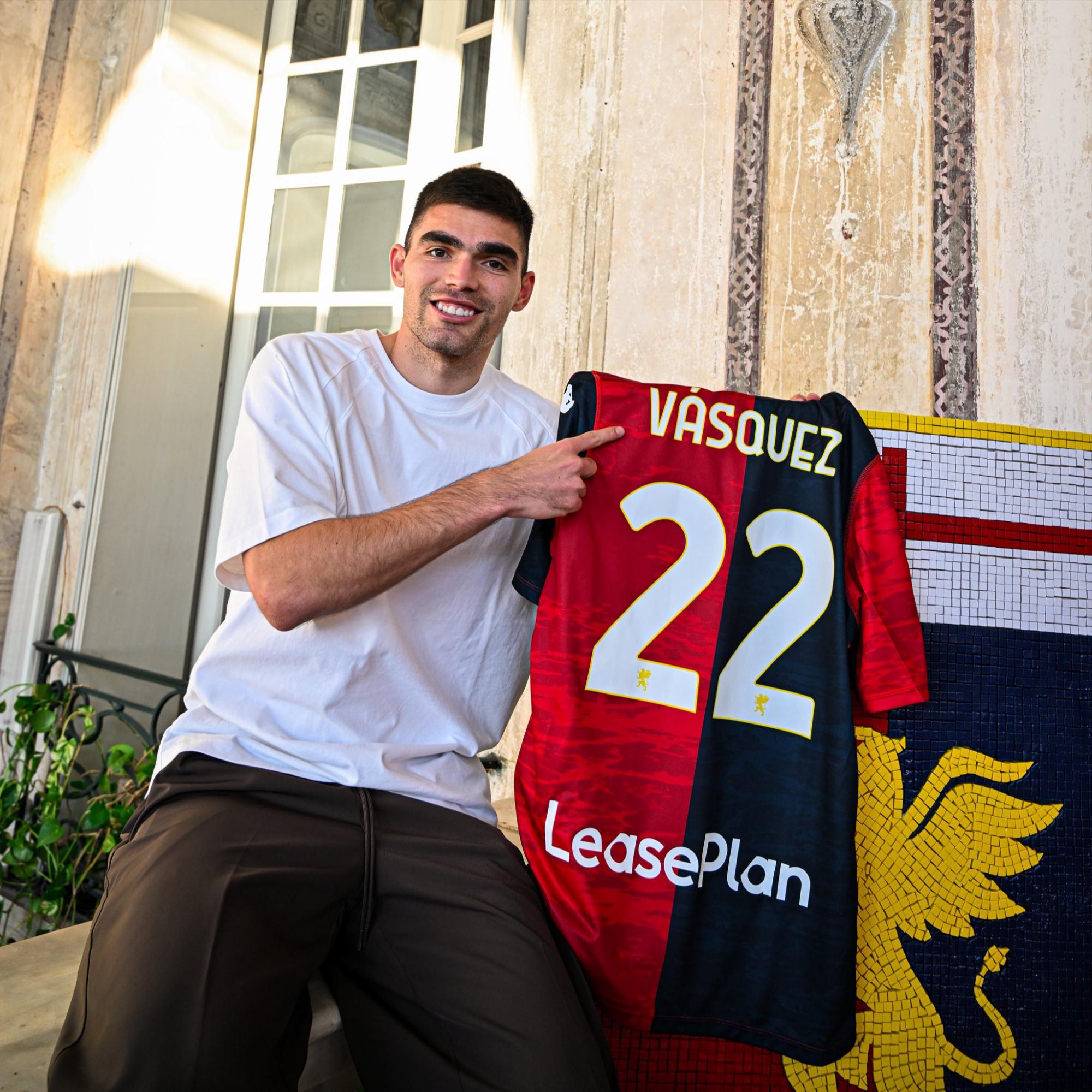 $!Johan Vásquez renueva tres años más con el Genoa