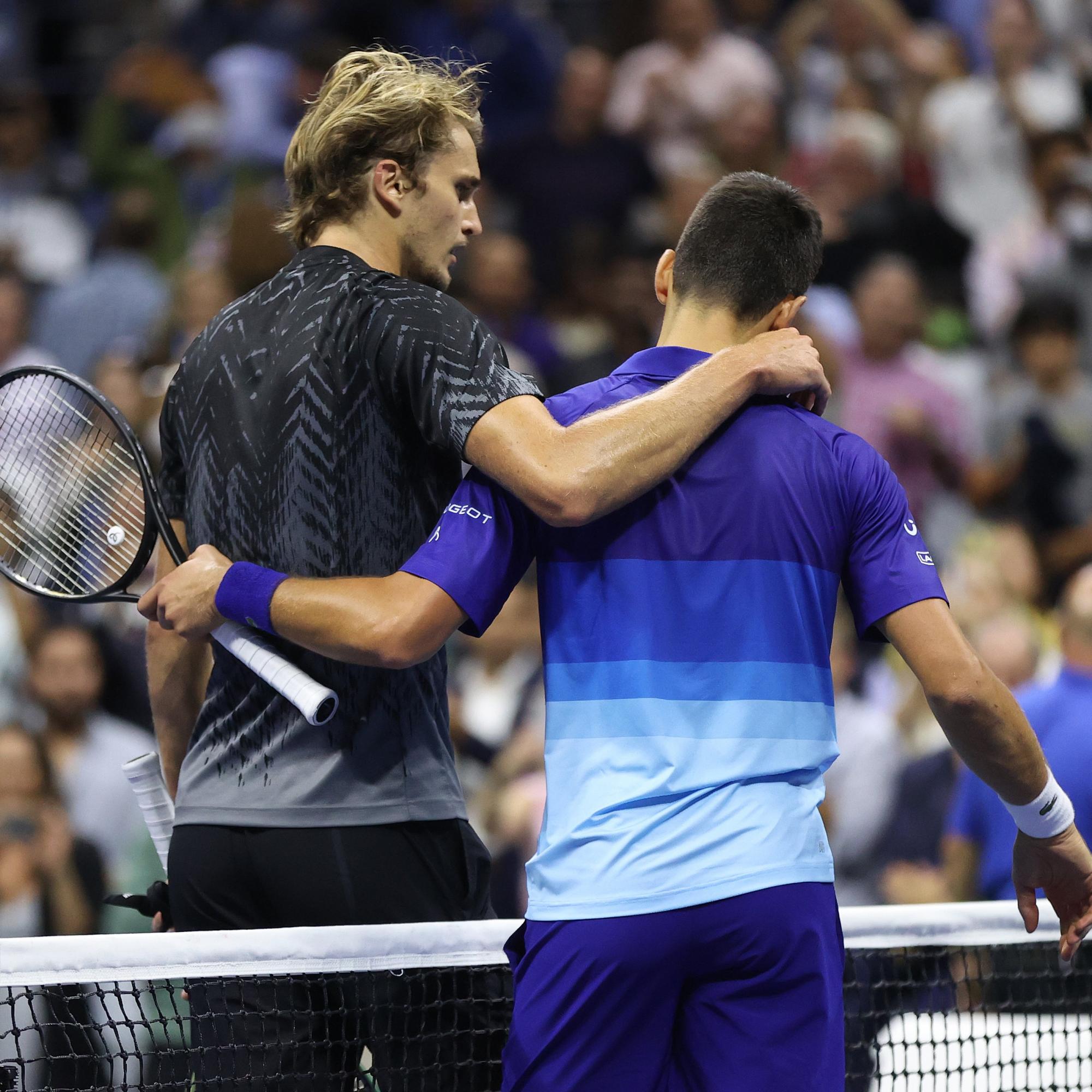 $!El sueño de hacer historia sobrevive: Djokovic vence a Zverev en cinco sets