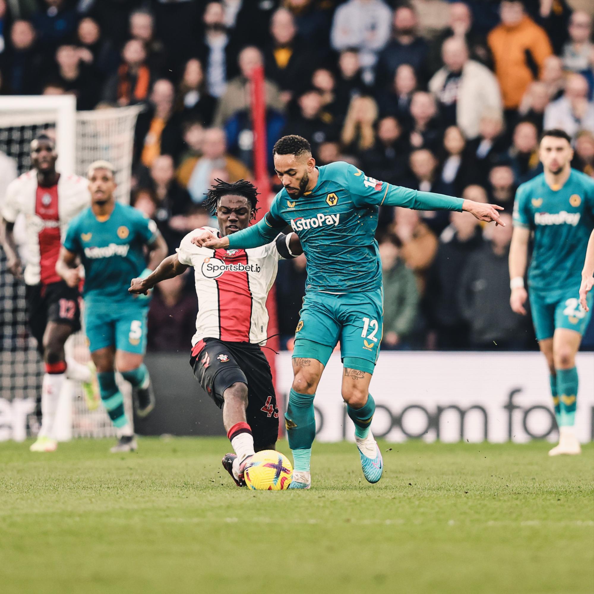 $!Raúl Jiménez se queda en la banca en remontada de Wolves