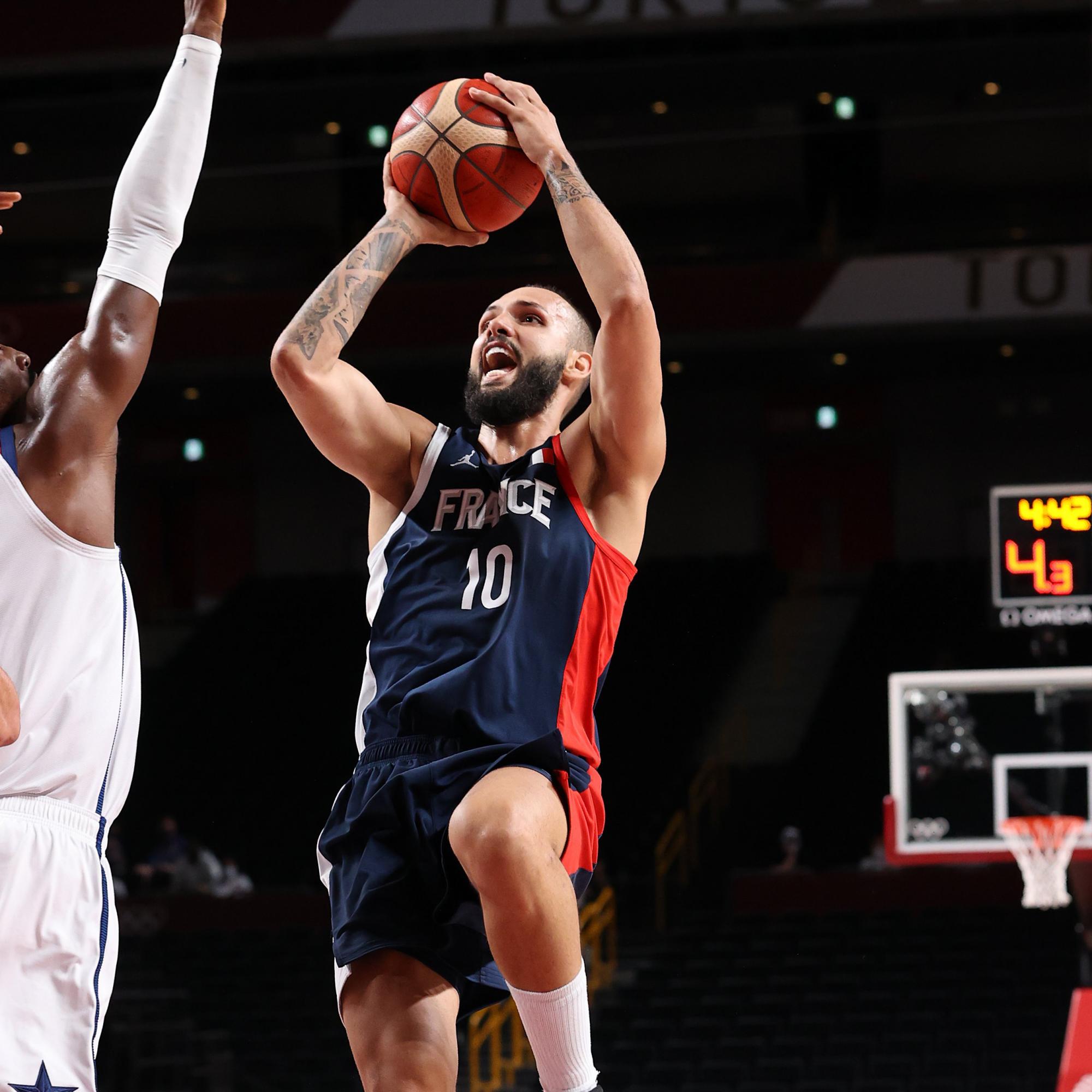 $!Estados Unidos se queda con el oro del baloncesto olímpico al ganarle a Francia