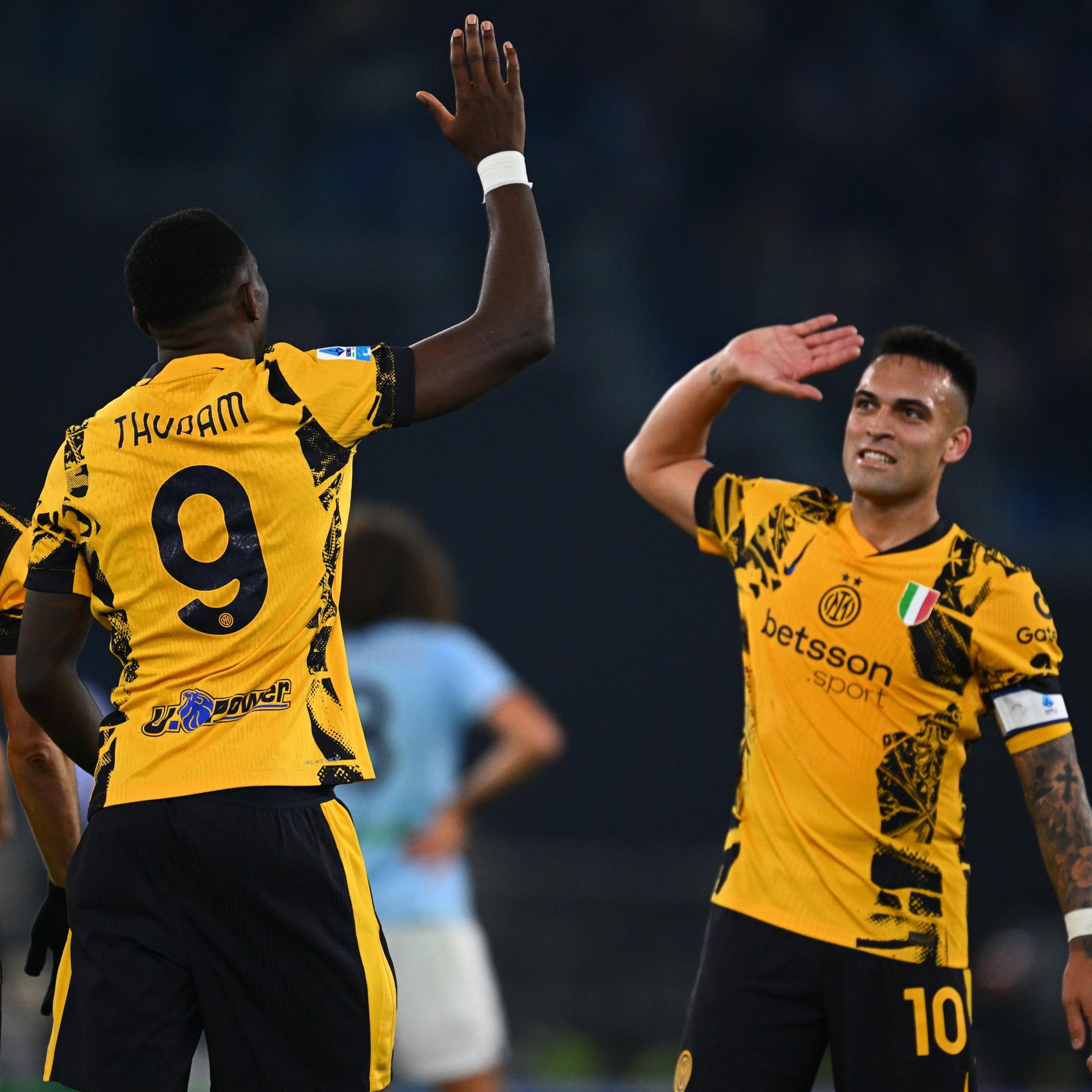 $!El Inter endosa un ‘set’ a la Lazio y sigue a tres puntos del Atalanta