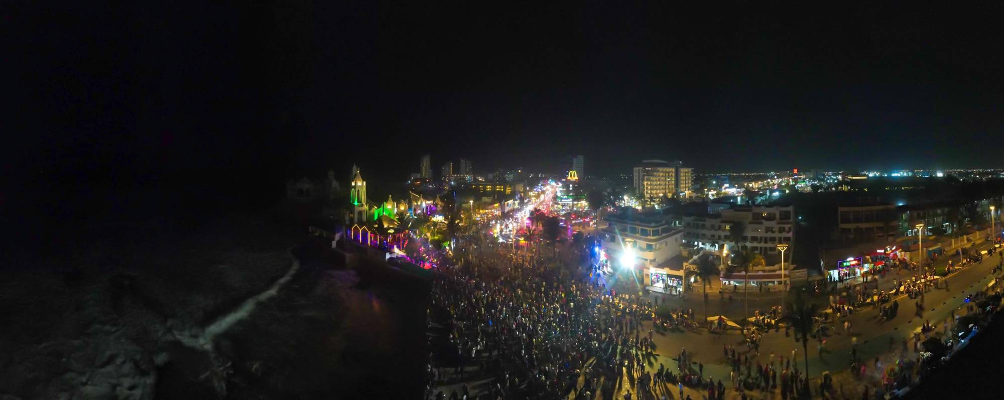 $!Bikers continúan la fiesta en Mazatlán para despedir la Semana de la Moto