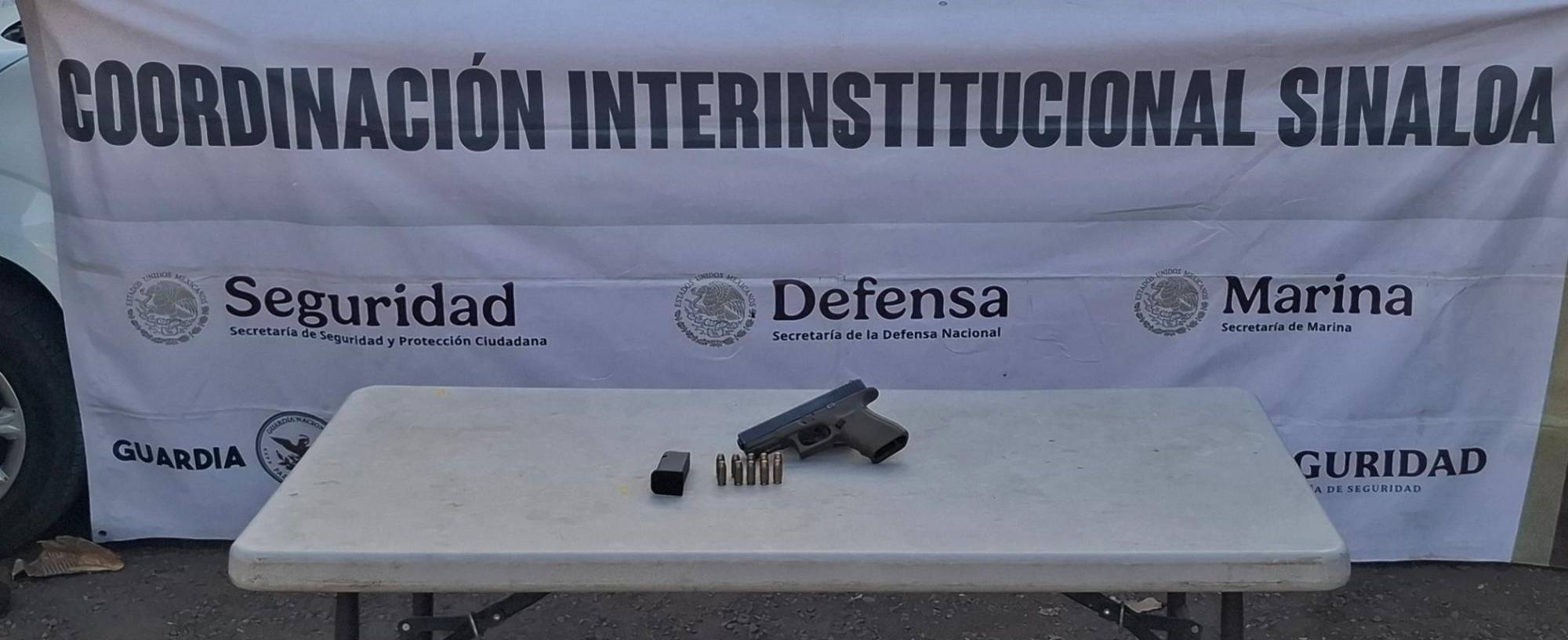 $!Persecución en el Tres Ríos de Culiacán deja camioneta y arma asegurada