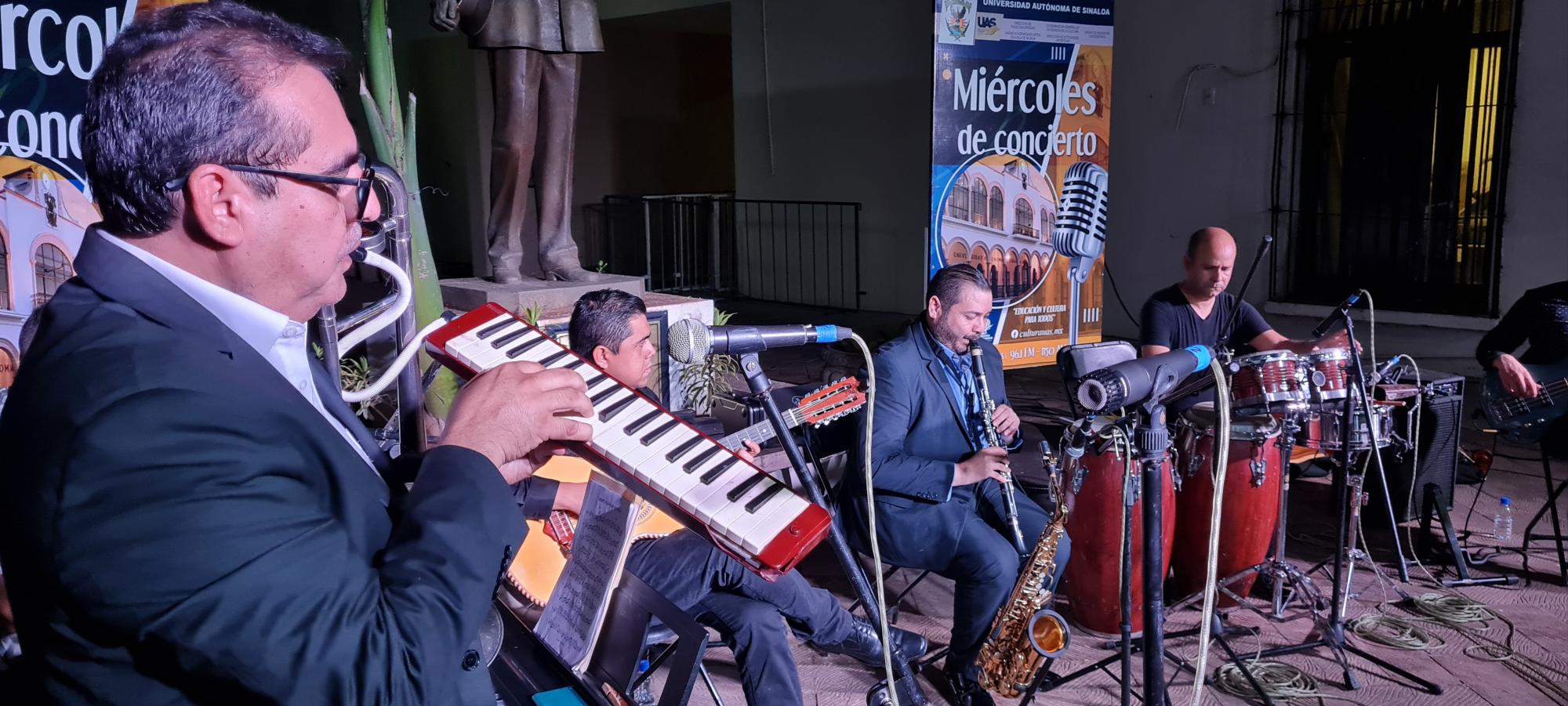 $!Dedican a Sinaloa el espectáculo musical de Café para dos