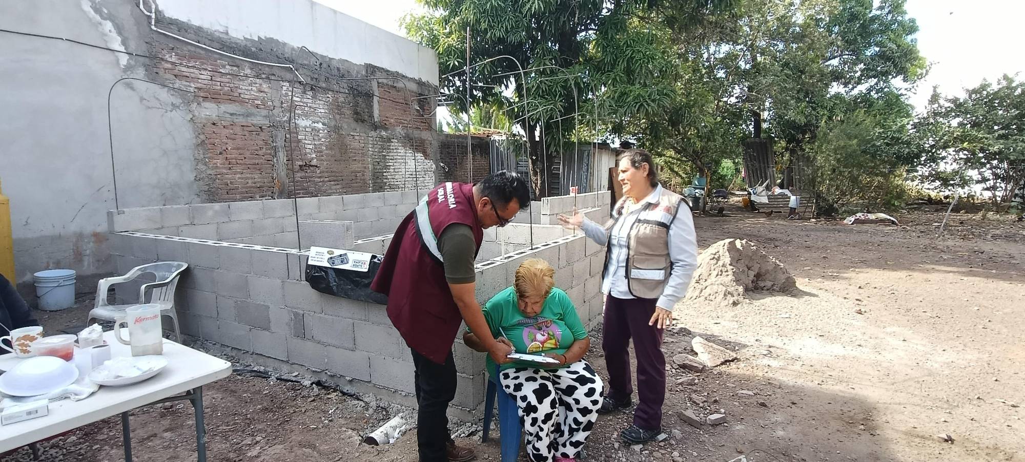 $!Supervisan avances de acciones de vivienda en la colonia Las Cucas, en Culiacán