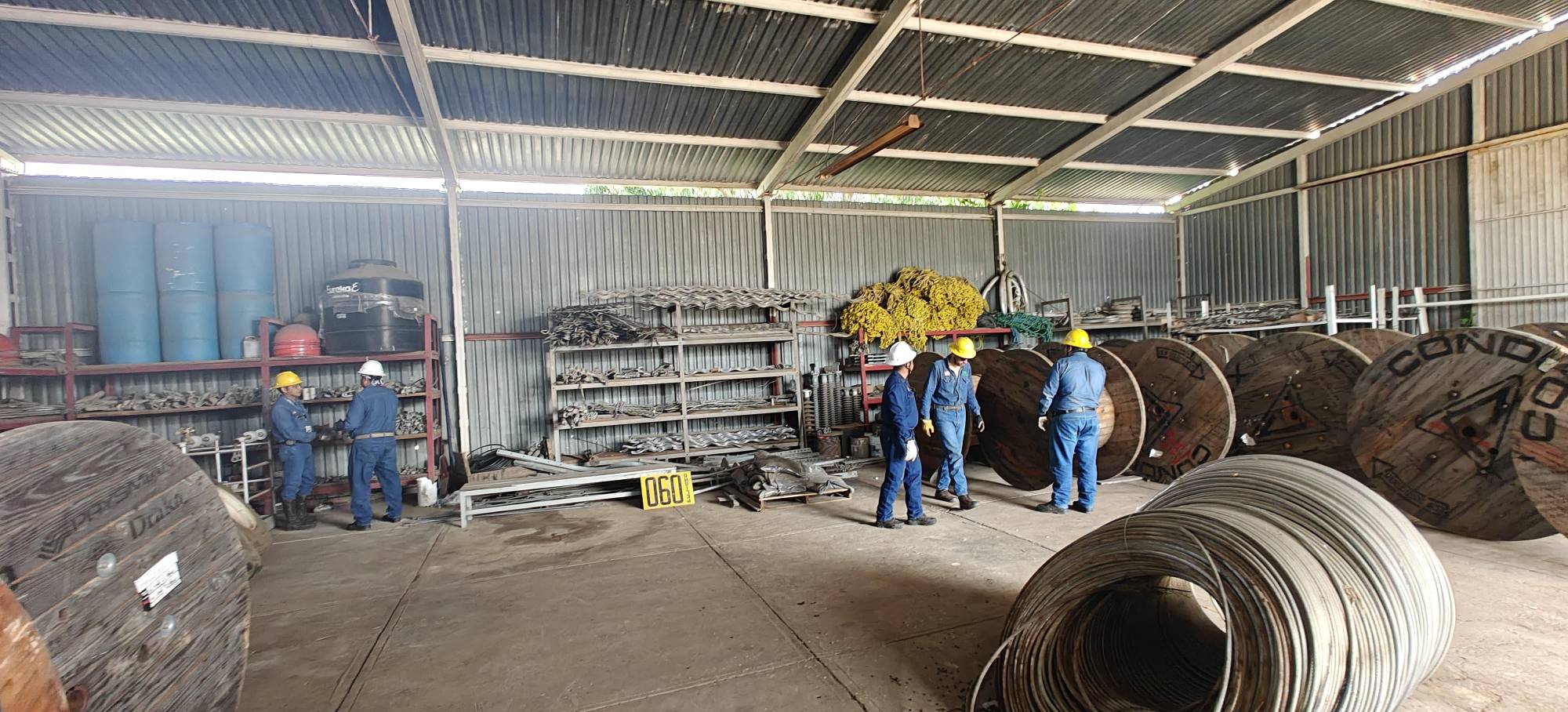 $!CFE despliega más de 3 mil electricistas ante posibles afectaciones por ‘Simon’