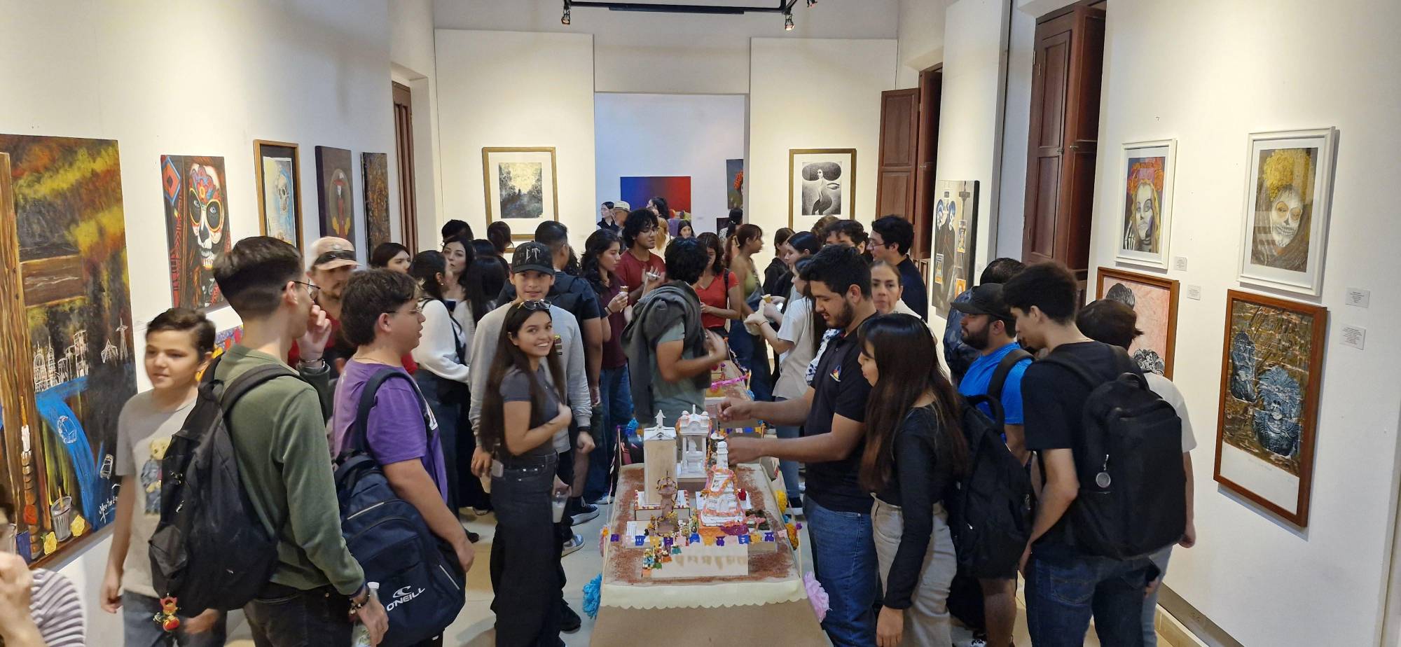 $!La muestra refleja el sentido y el calor de esta fiesta mexicana de Día de Muertos.