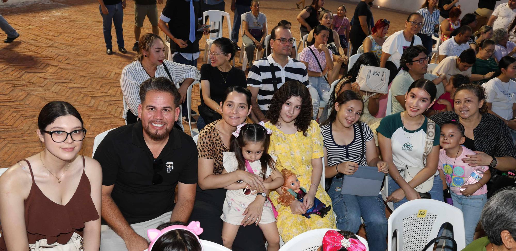 $!Familia Olivo disfruta del evento.