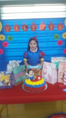 Valeria Ruiz Vega es ‘Blanca Nieves’ en su cumpleaños