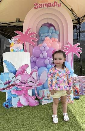 La pequeña Samadhi Mora Aguayo festejó su segundo cumpleaños con una piscinada.