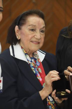 María Graciela Toledo García de la Cadena recibe el Premio al Mérito Femenino 2025 “Profesora Agustina Lafarga Monterde”, que cada año otorga el Ayuntamiento.