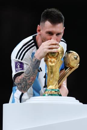 Messi anuncia que jugará unos partidos más con Argentina