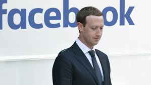 Inversionistas quieren a Zuckerberg fuera de Facebook