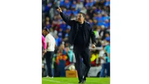 Efraín Juárez habría renunciado a Pumas.